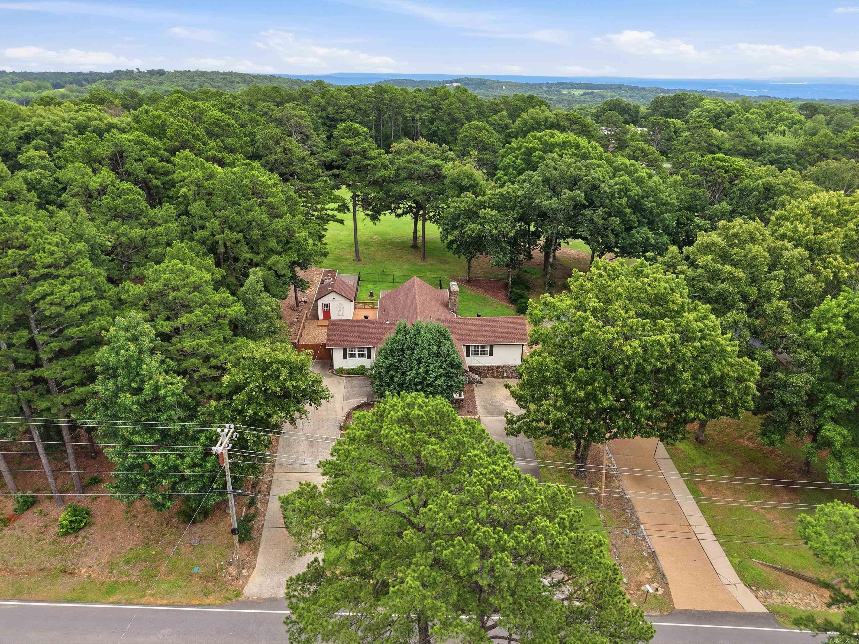 313 Snead Drive  Fairfield Bay, AR