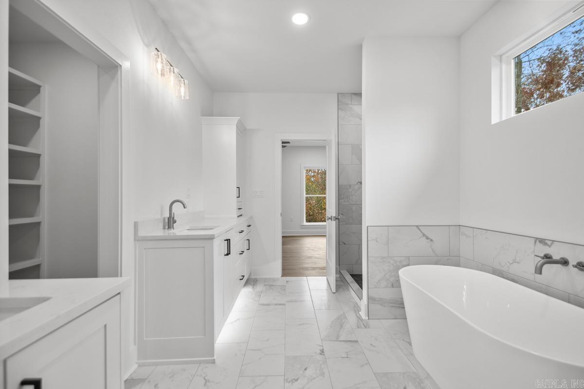 107 Sawgrass Drive Haskell, AR 72015