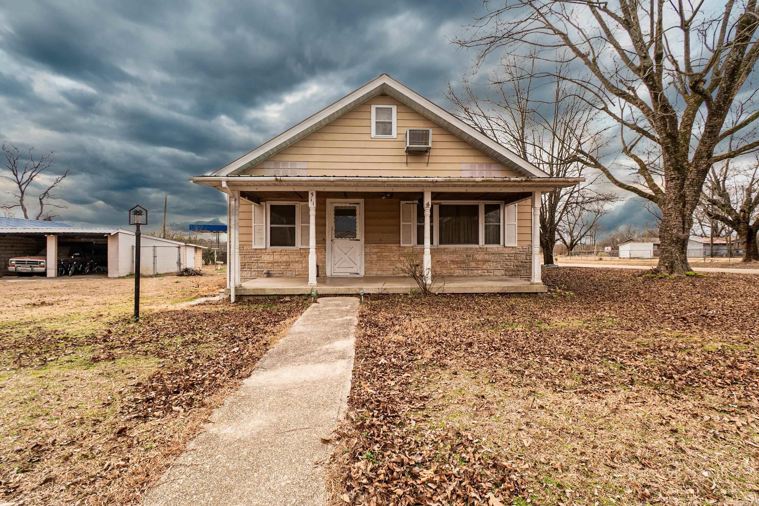 511 W 1st  Dierks, AR