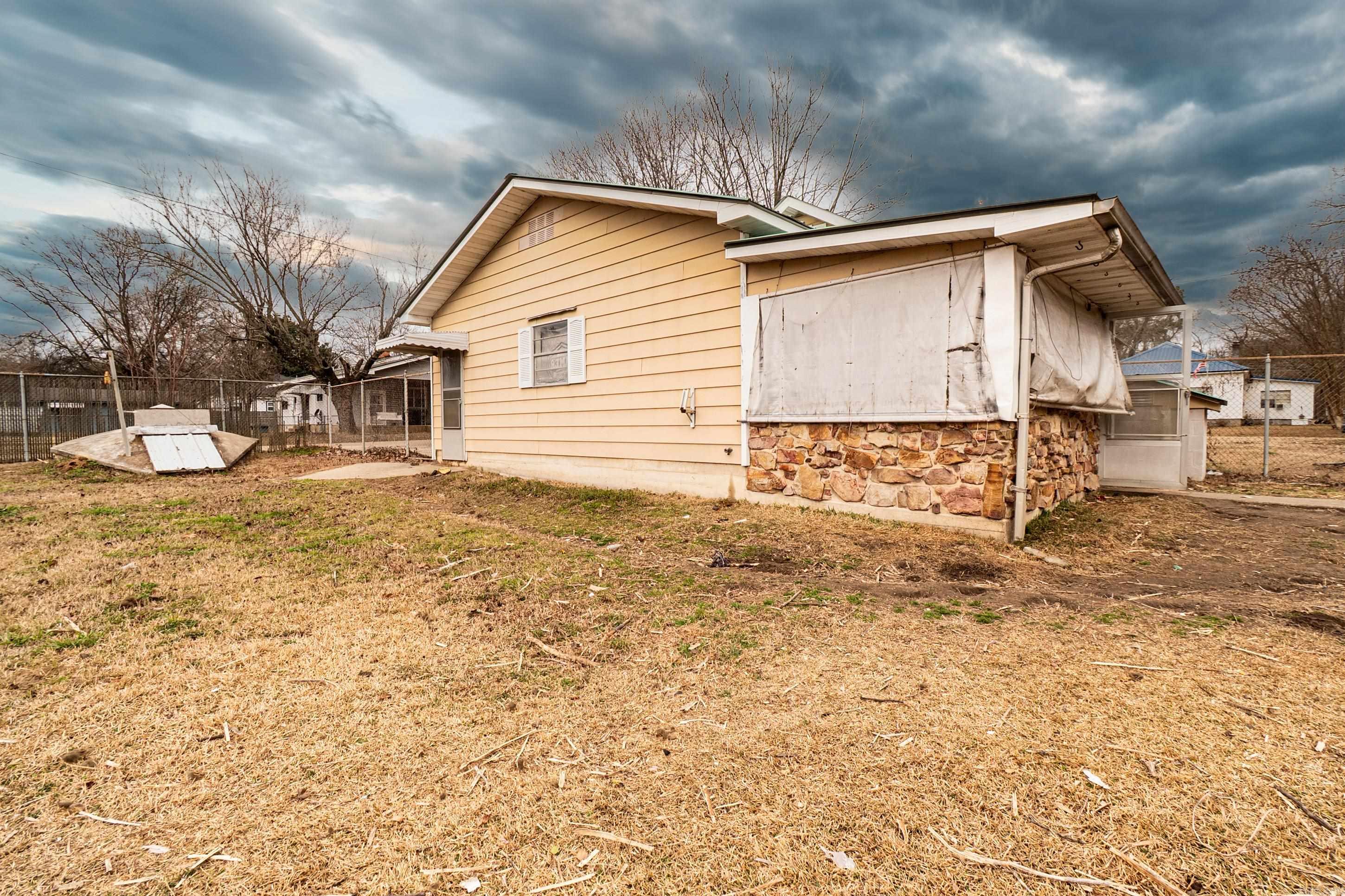 511 W 1st  Dierks, AR