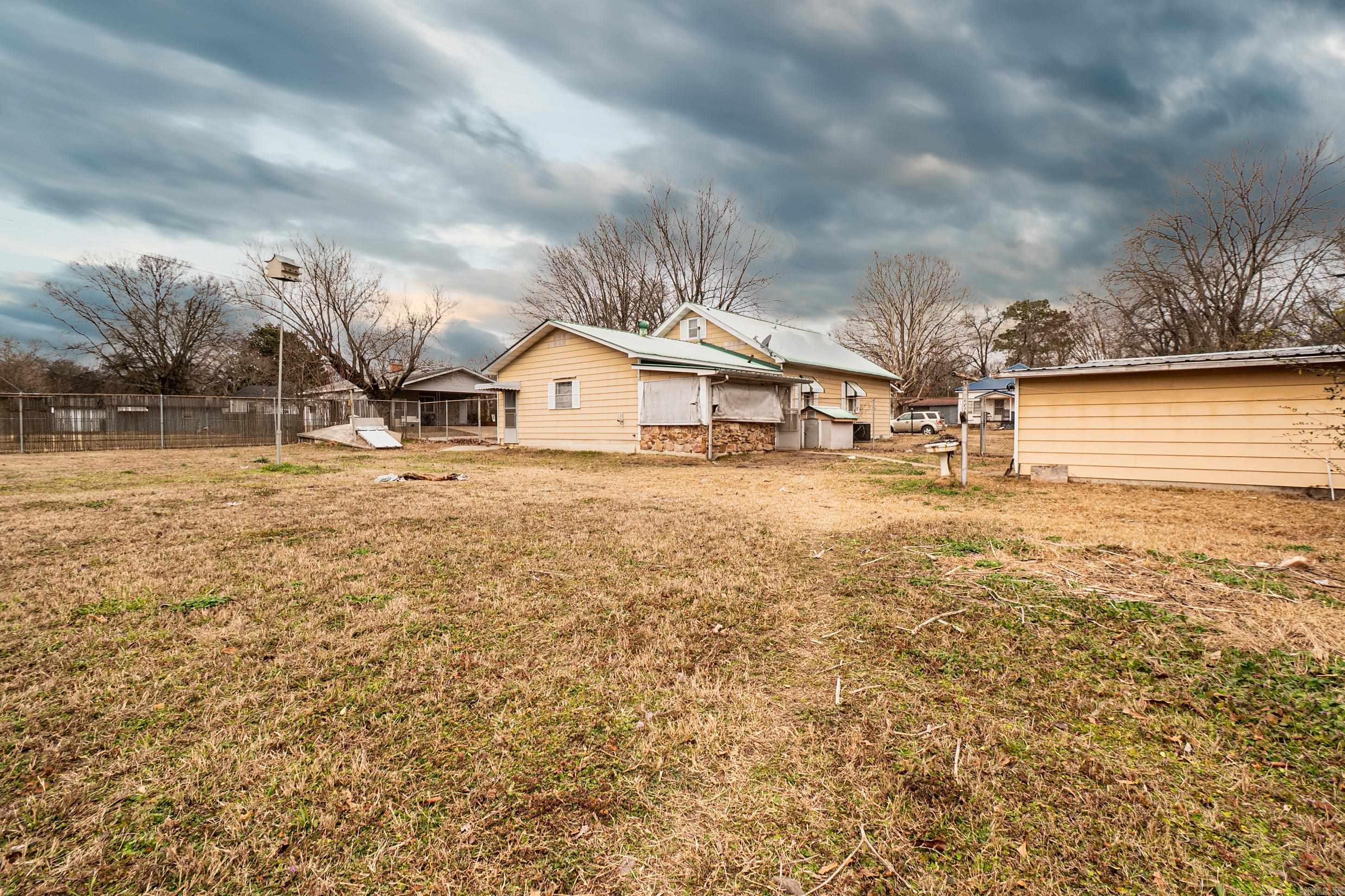 511 W 1st  Dierks, AR