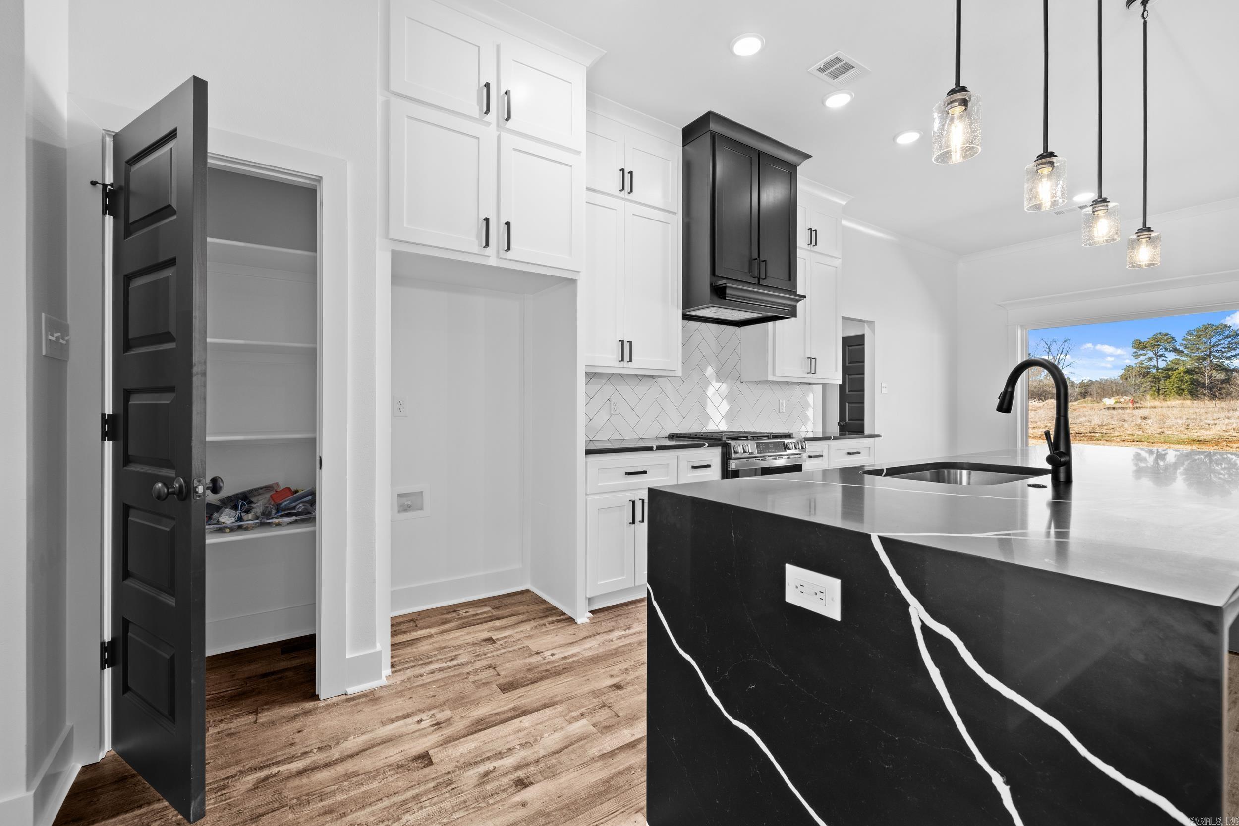 10 Brixton Cabot, AR 72023