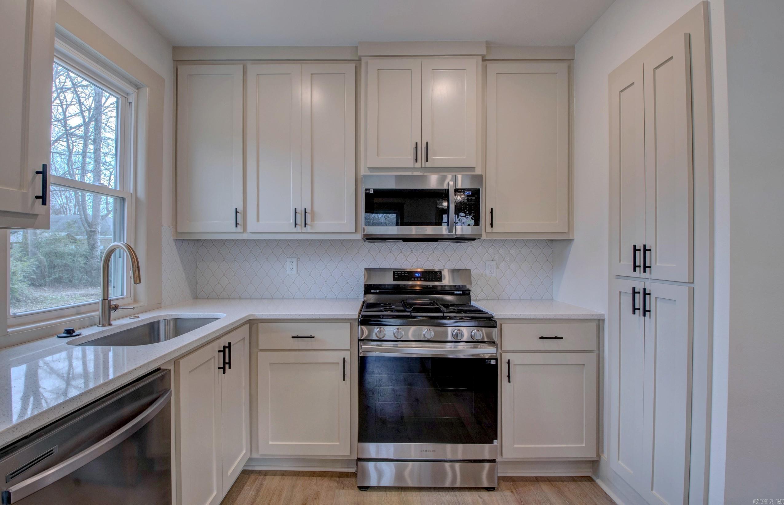 1815 Scott Conway, AR 72034