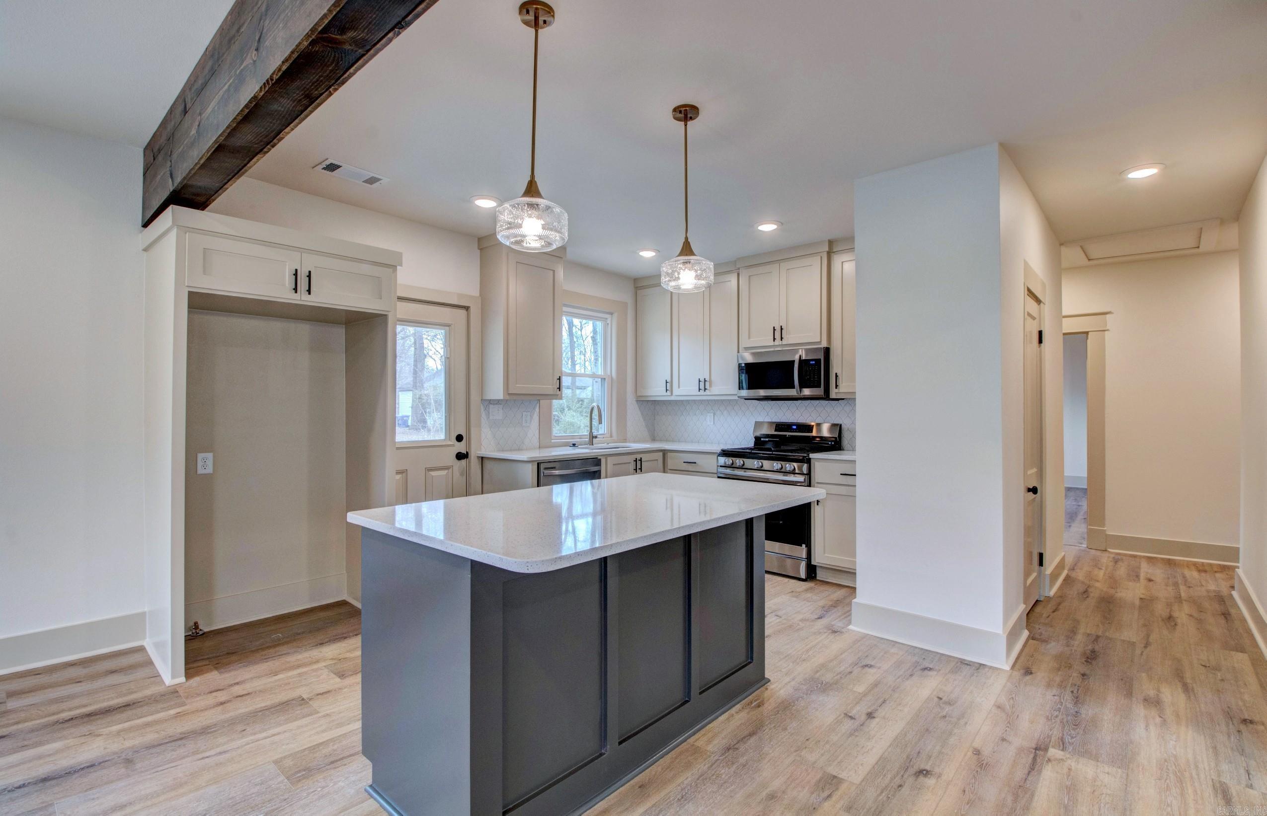 1815 Scott Conway, AR 72034