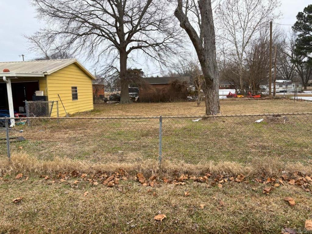 701 E 3rd  Carlisle, AR