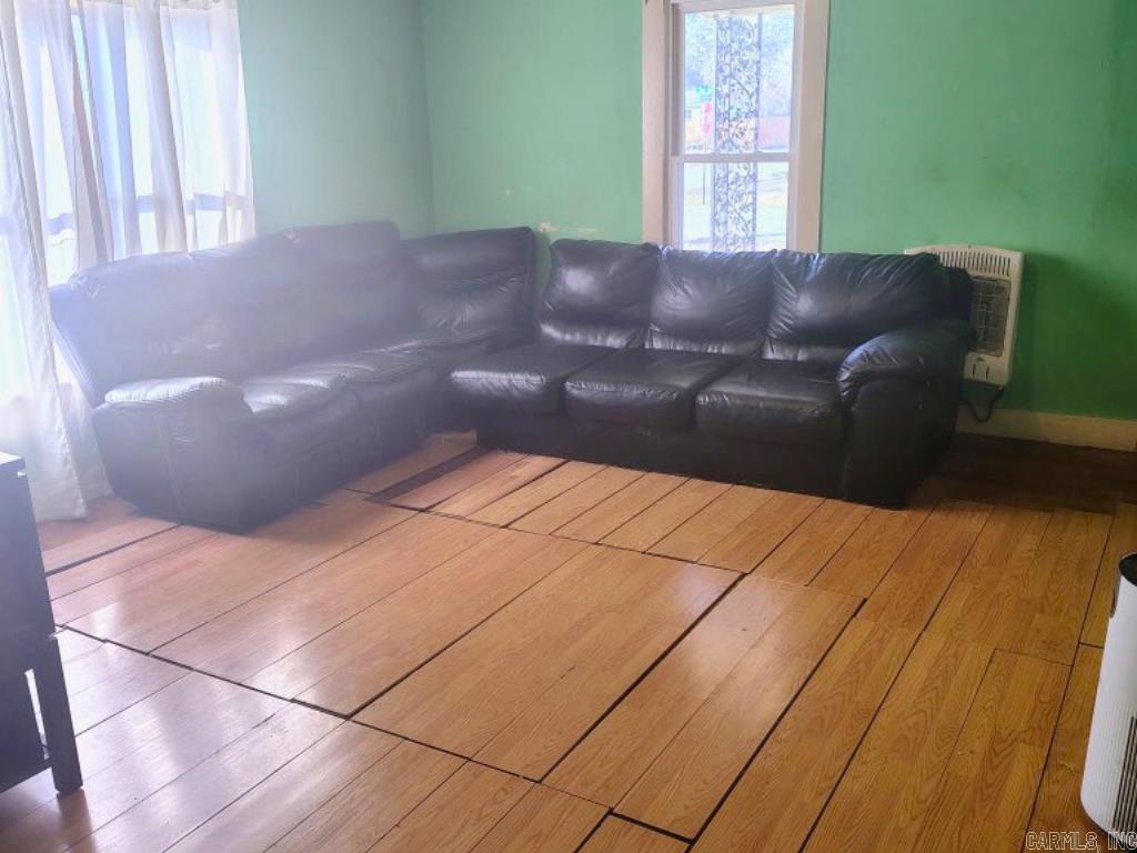 701 E 3rd  Carlisle, AR