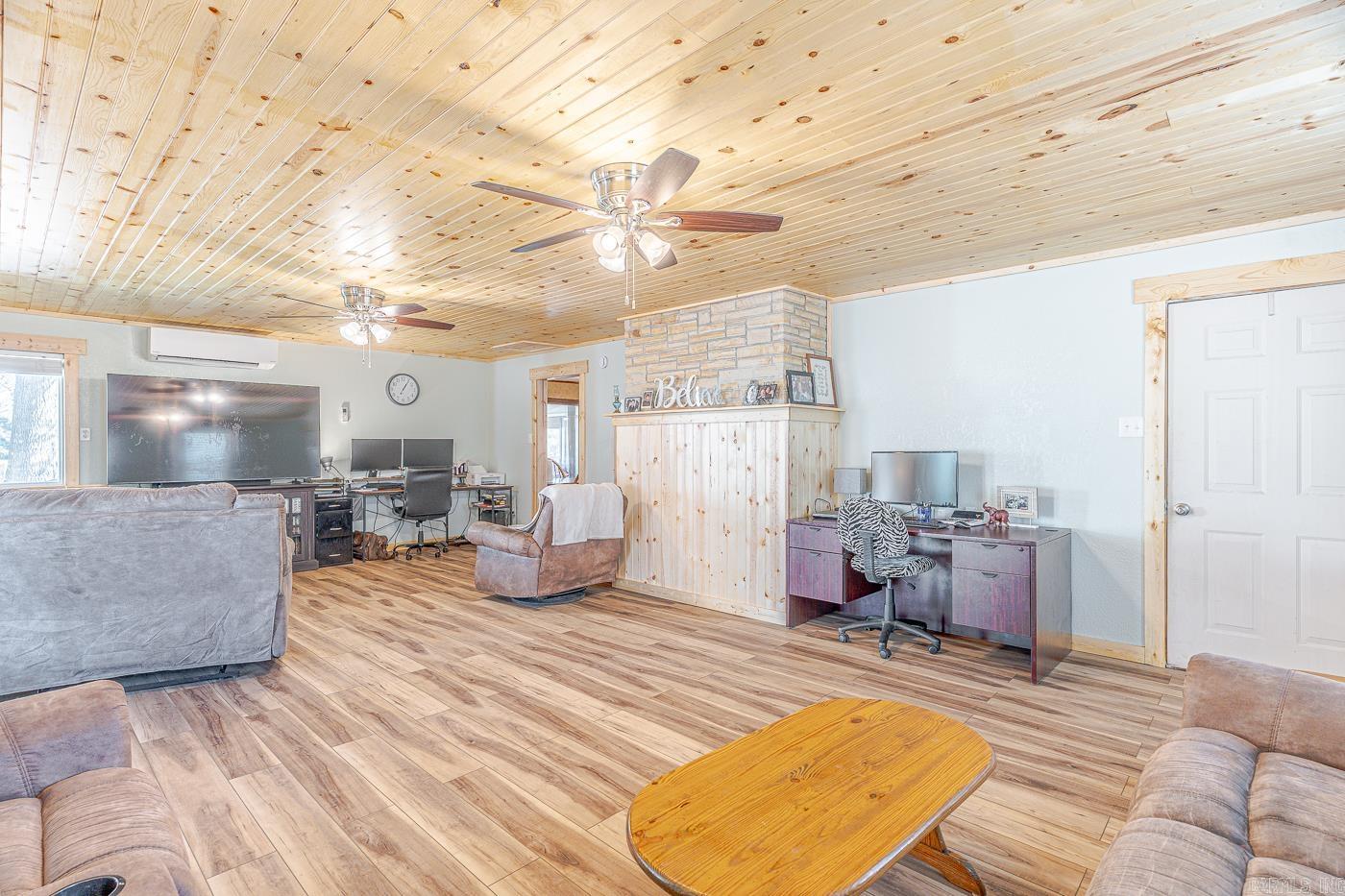 16 Gay Drive Highland, AR 72542