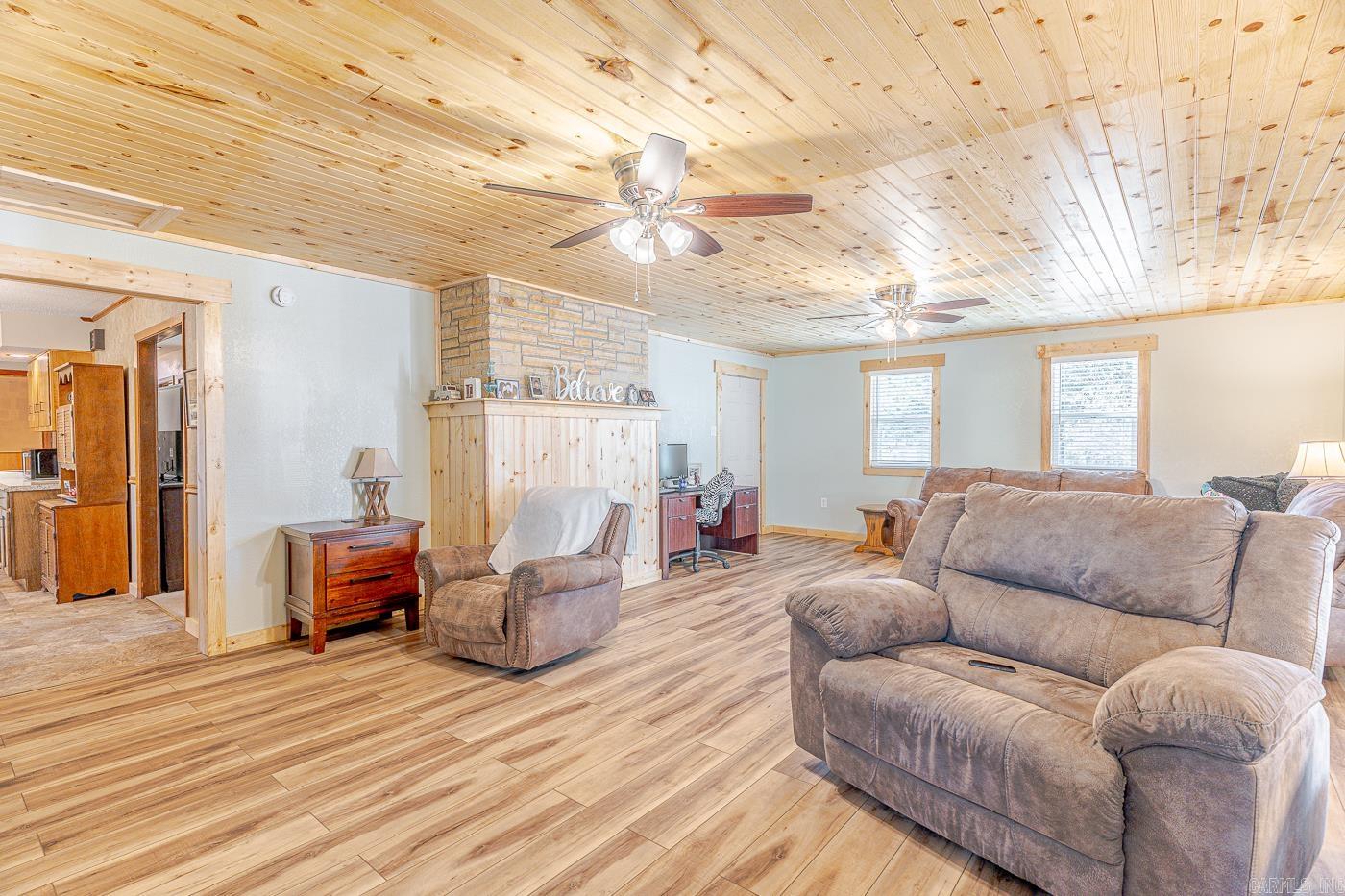 16 Gay Drive Highland, AR 72542