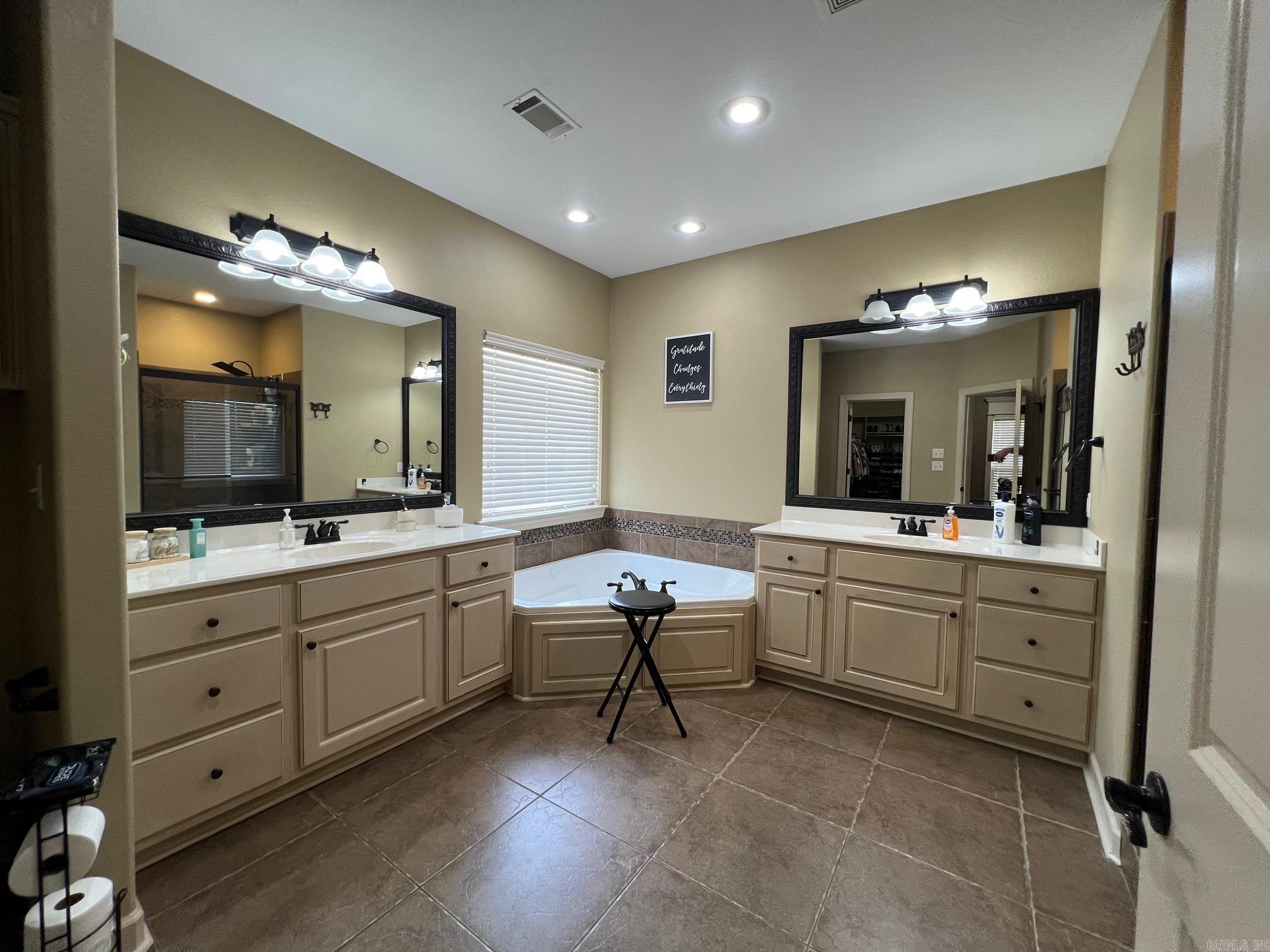 8 Lael Cove  Greenbrier, AR