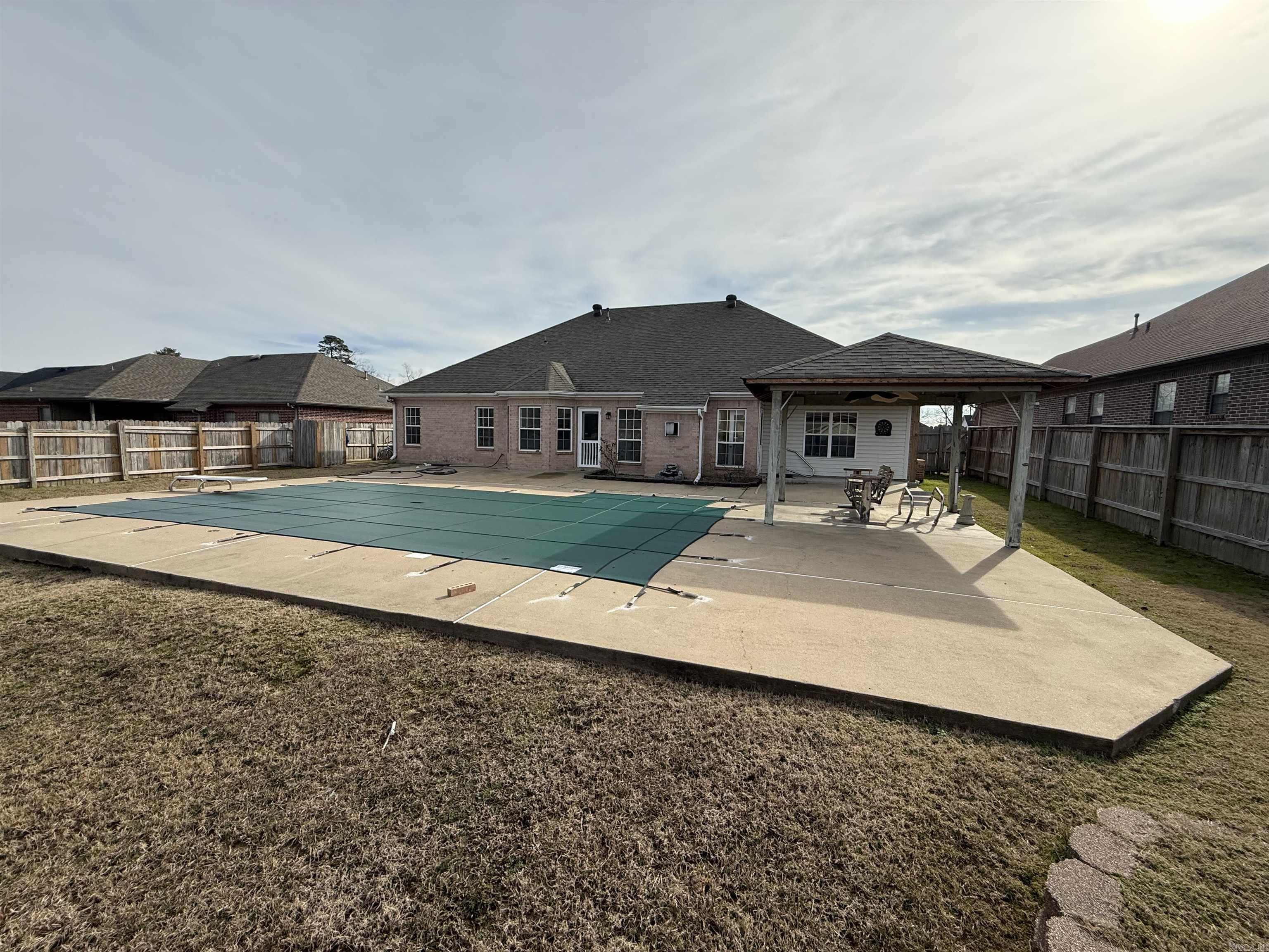 137 GRIZZLY BEAR White Hall, AR 71602