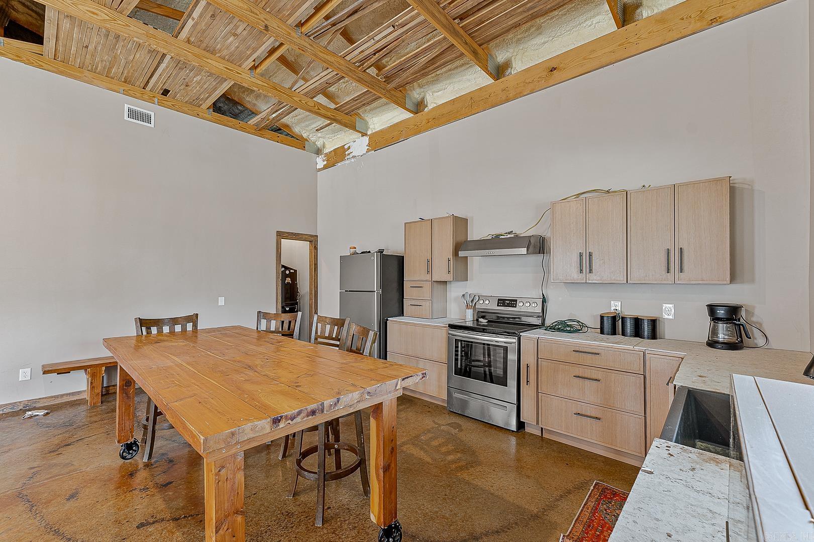 4822 Possum Hollow Road Harrisburg, AR 72432