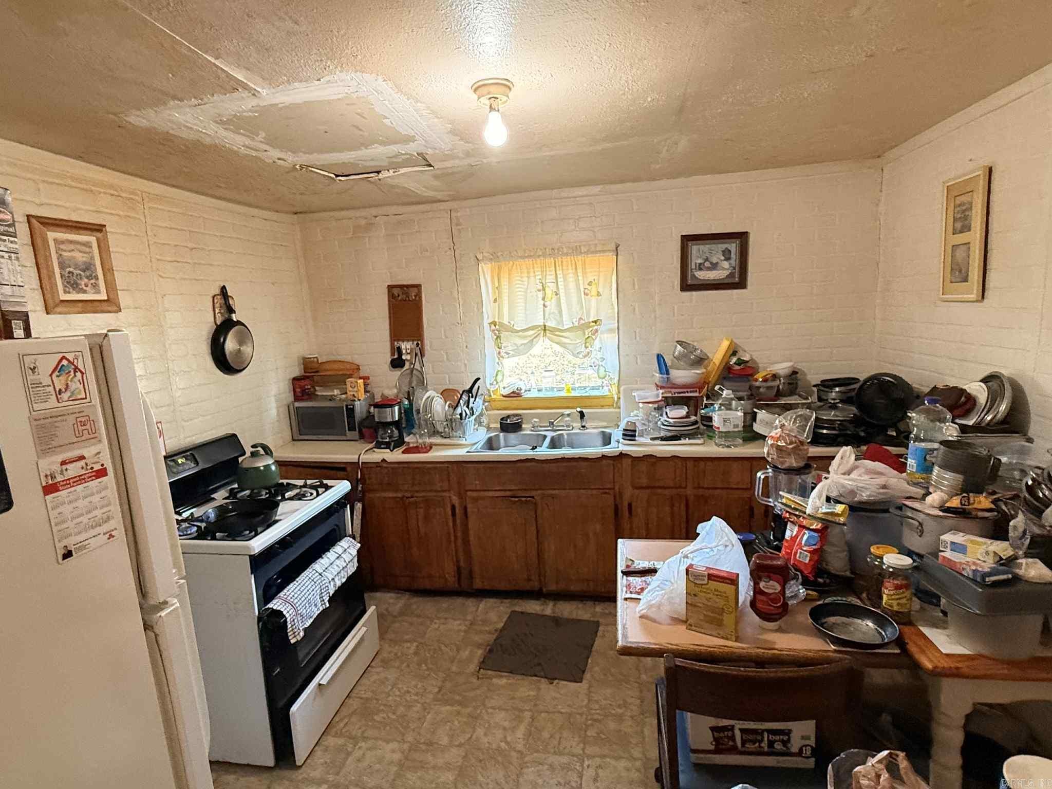 4220 W 2nd  White Hall, AR