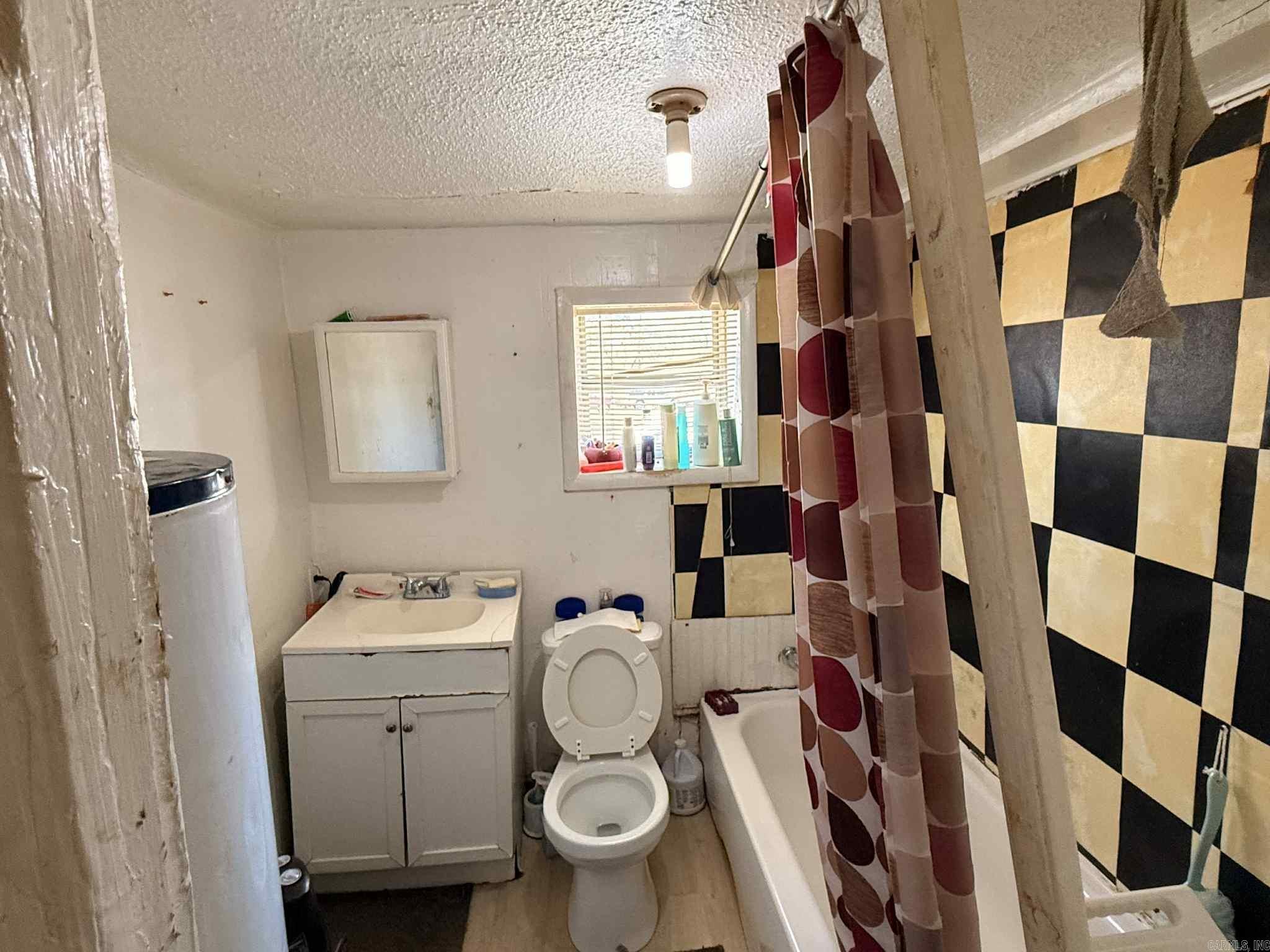 4220 W 2nd  White Hall, AR