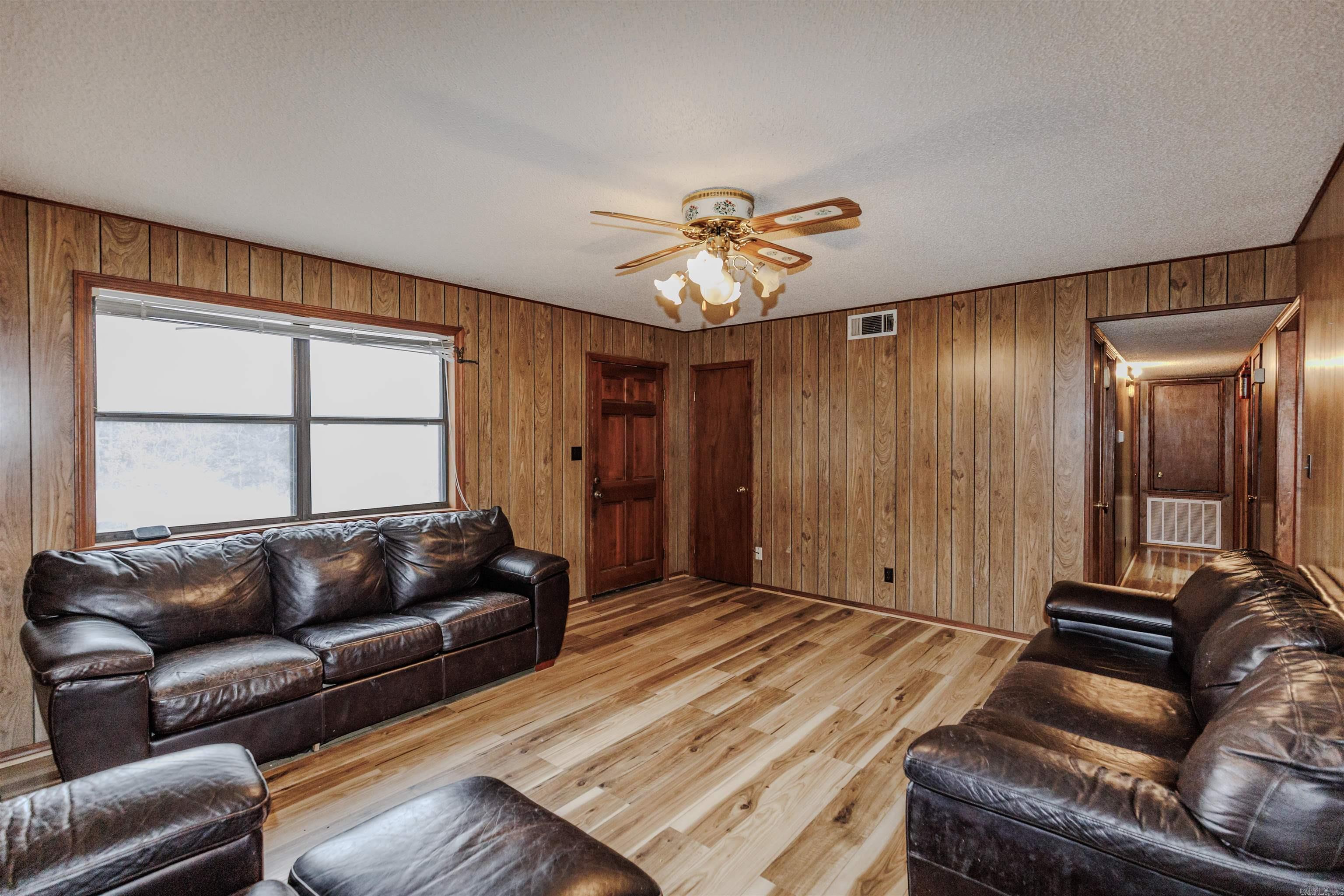 75 Cannon Hill  Perryville, AR