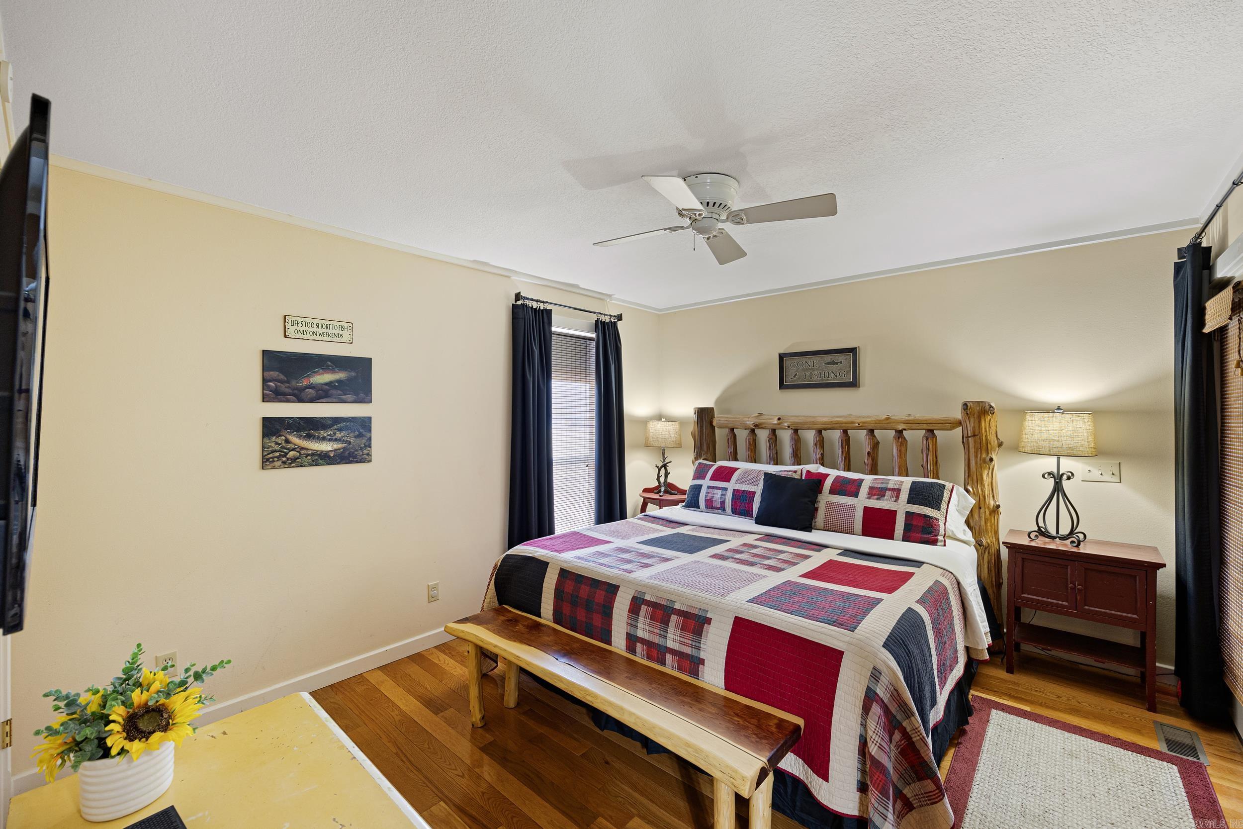 228 S Riverview  Mountain View, AR