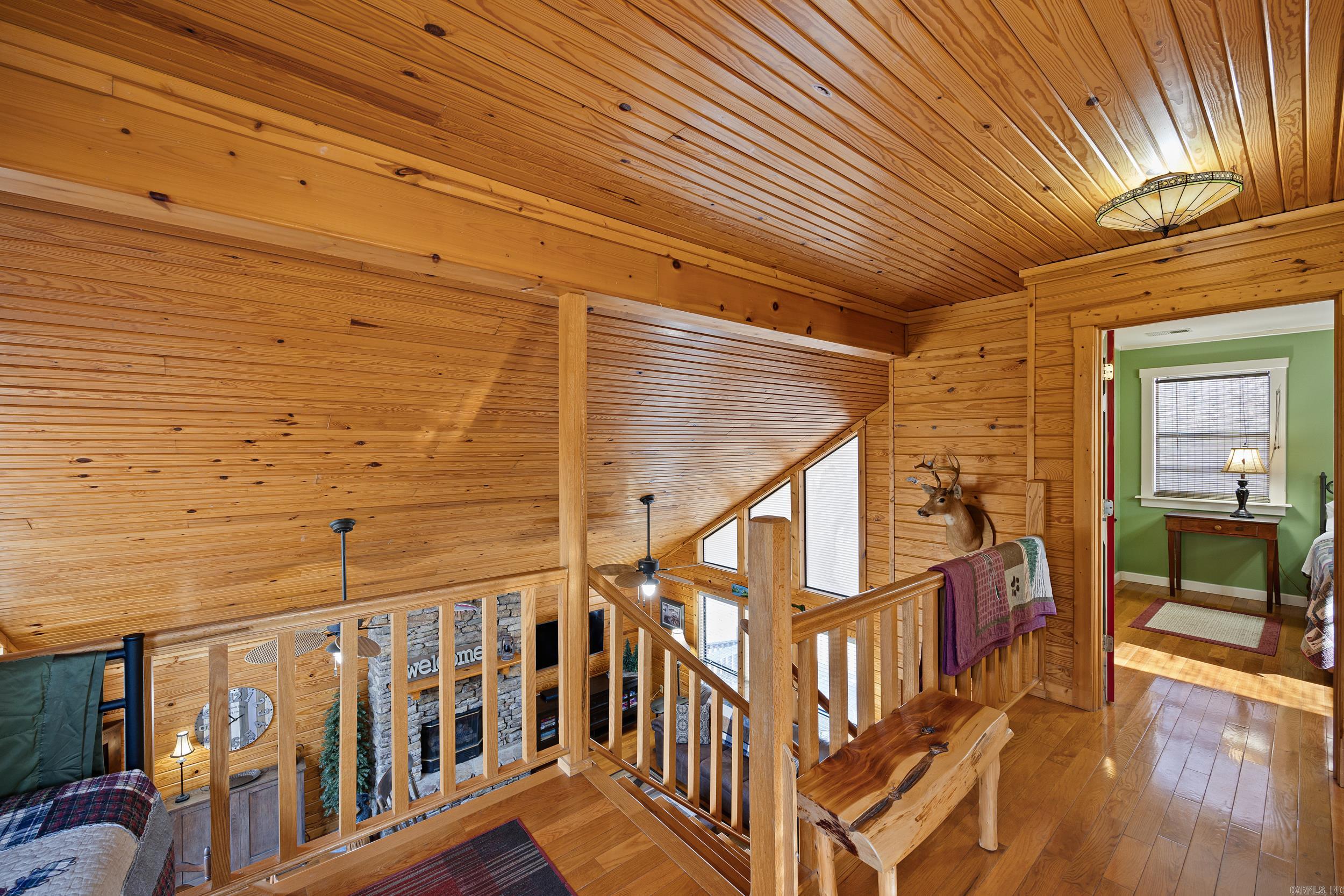 228 S Riverview  Mountain View, AR