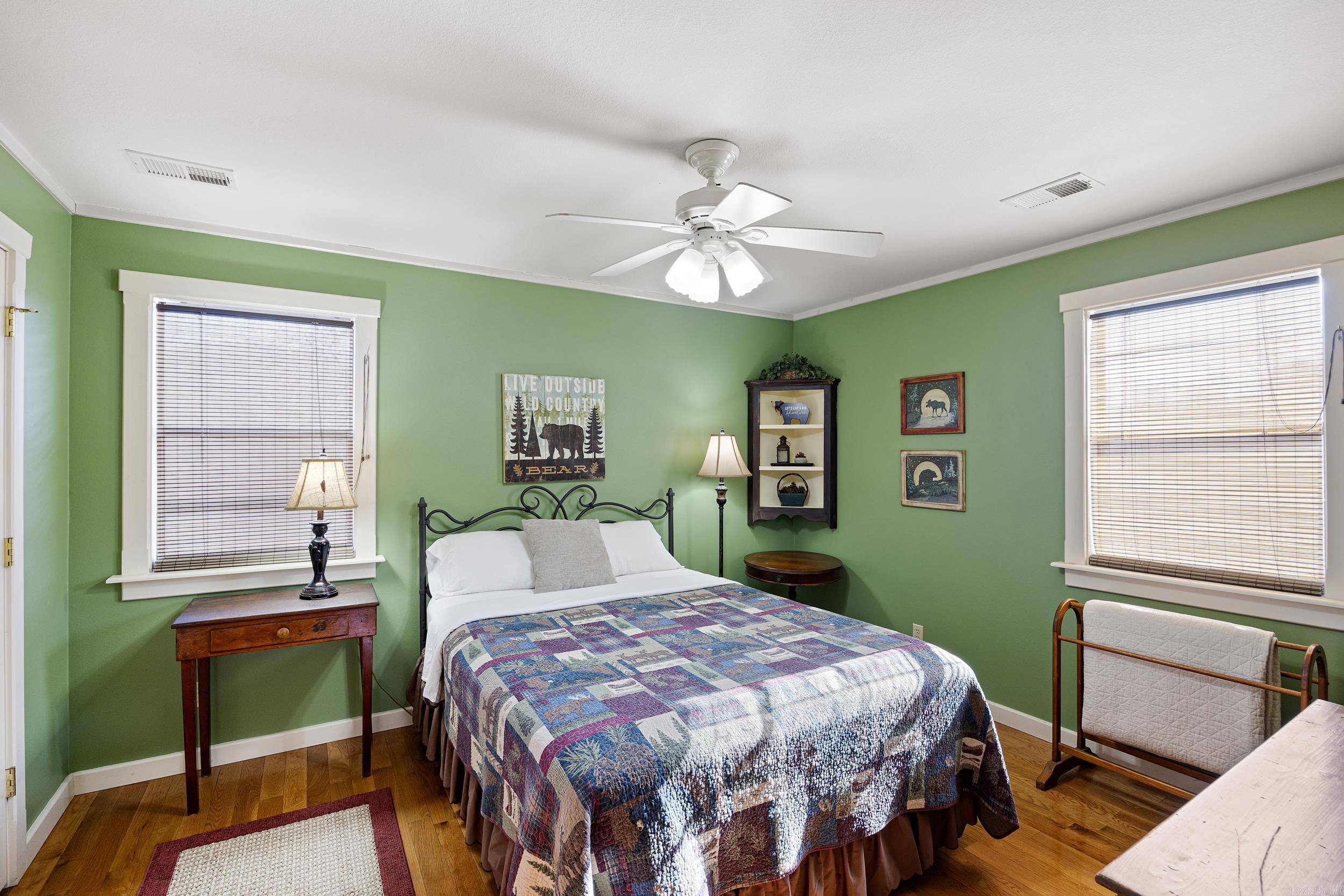 228 S Riverview  Mountain View, AR