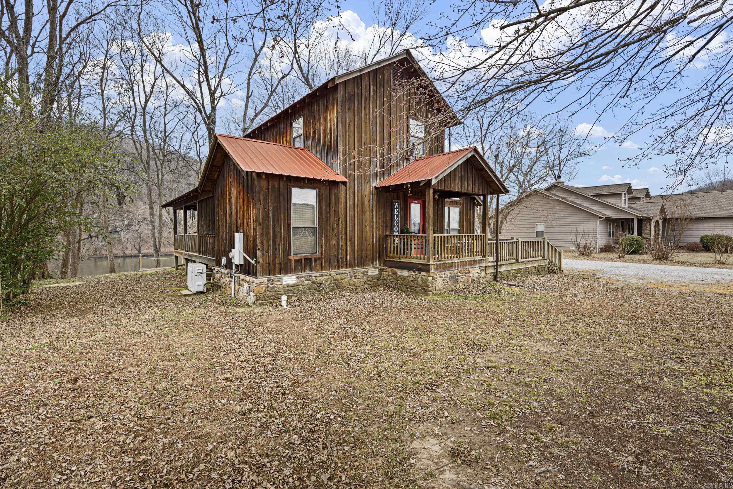 228 S Riverview  Mountain View, AR