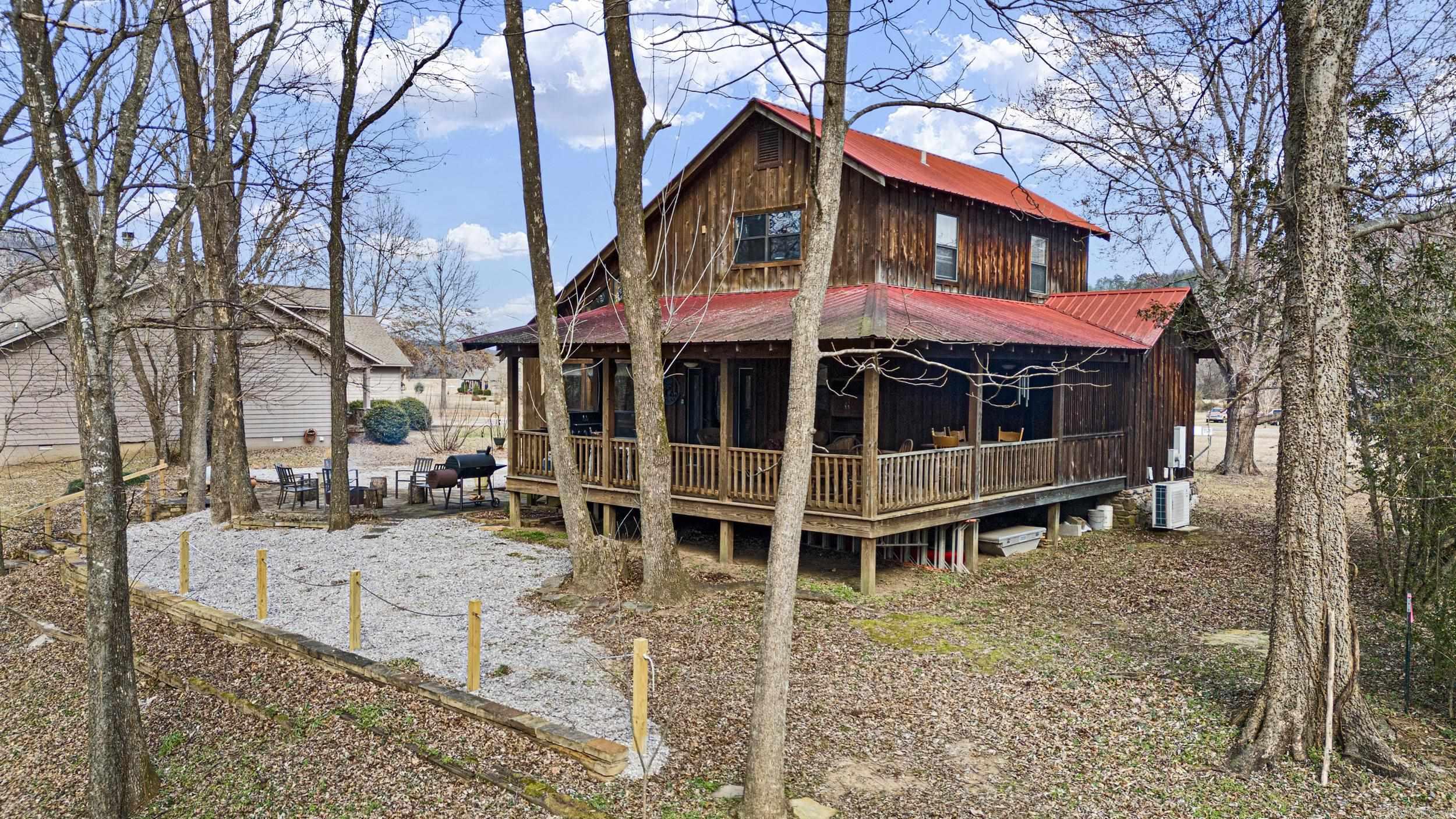 228 S Riverview  Mountain View, AR