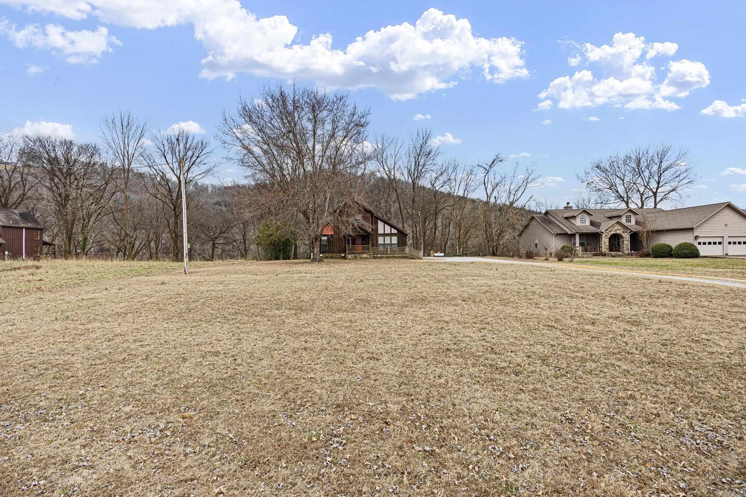 228 S Riverview  Mountain View, AR
