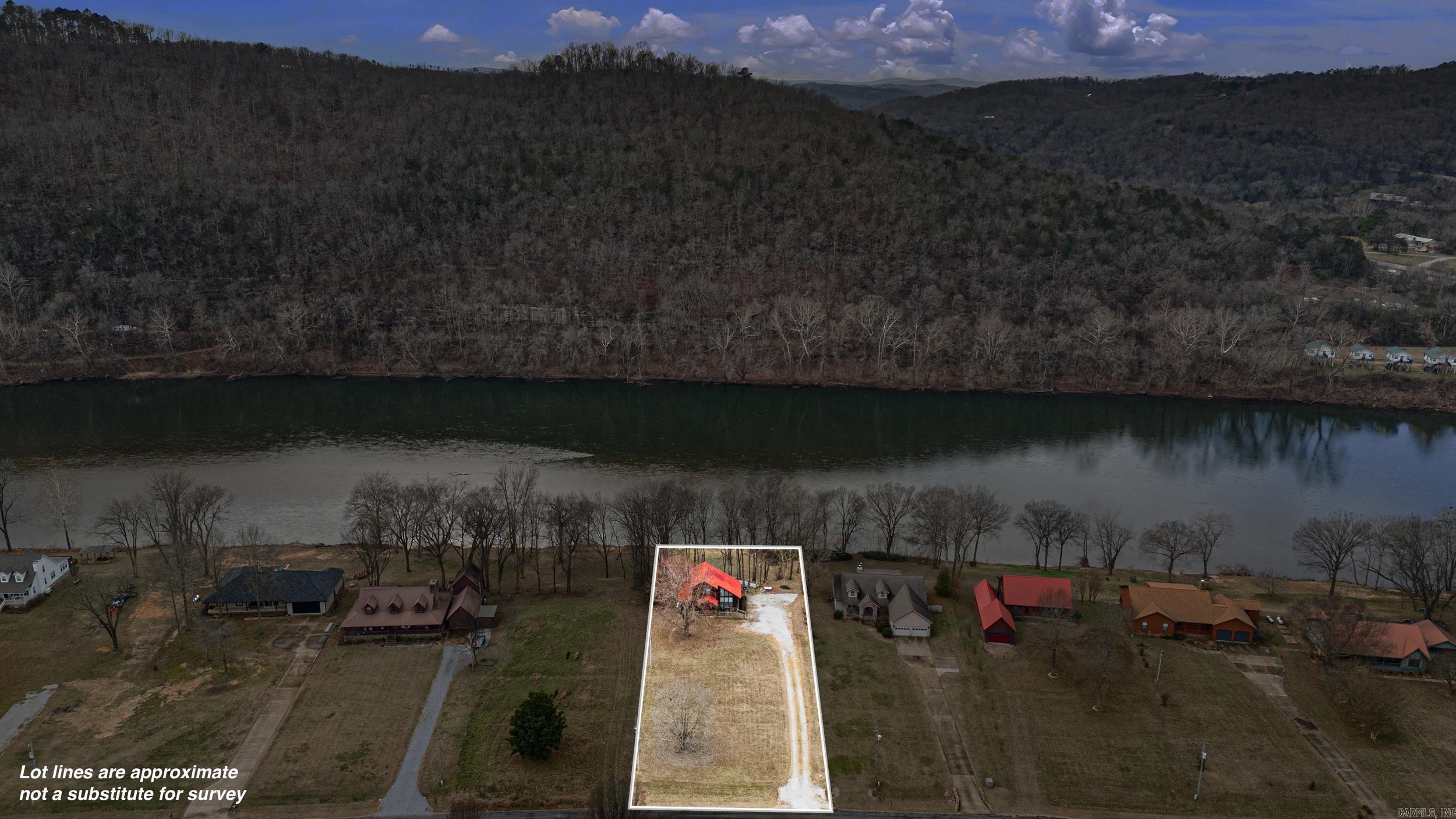 228 S Riverview  Mountain View, AR