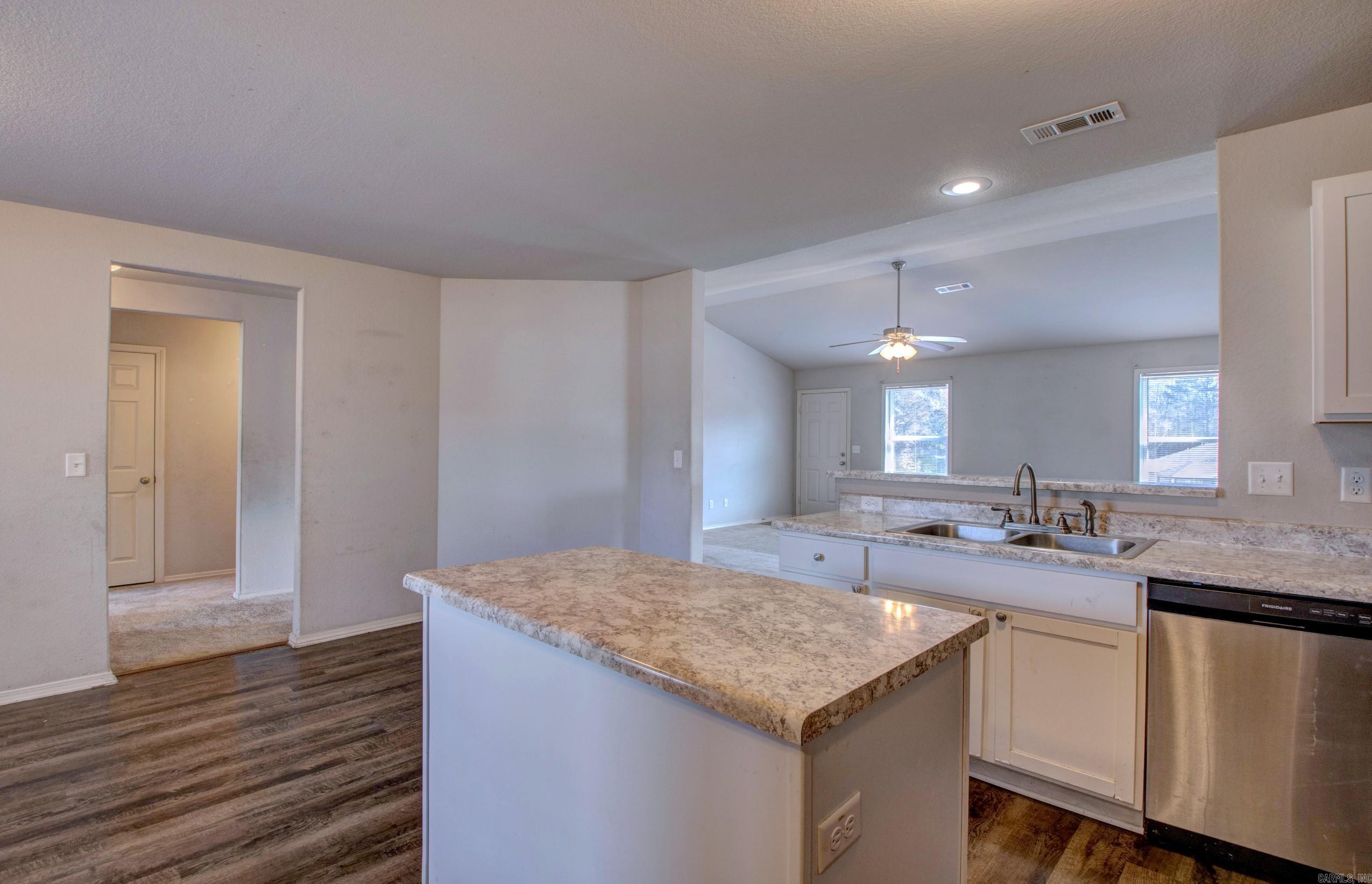 5032 Woodstream  Alexander, AR