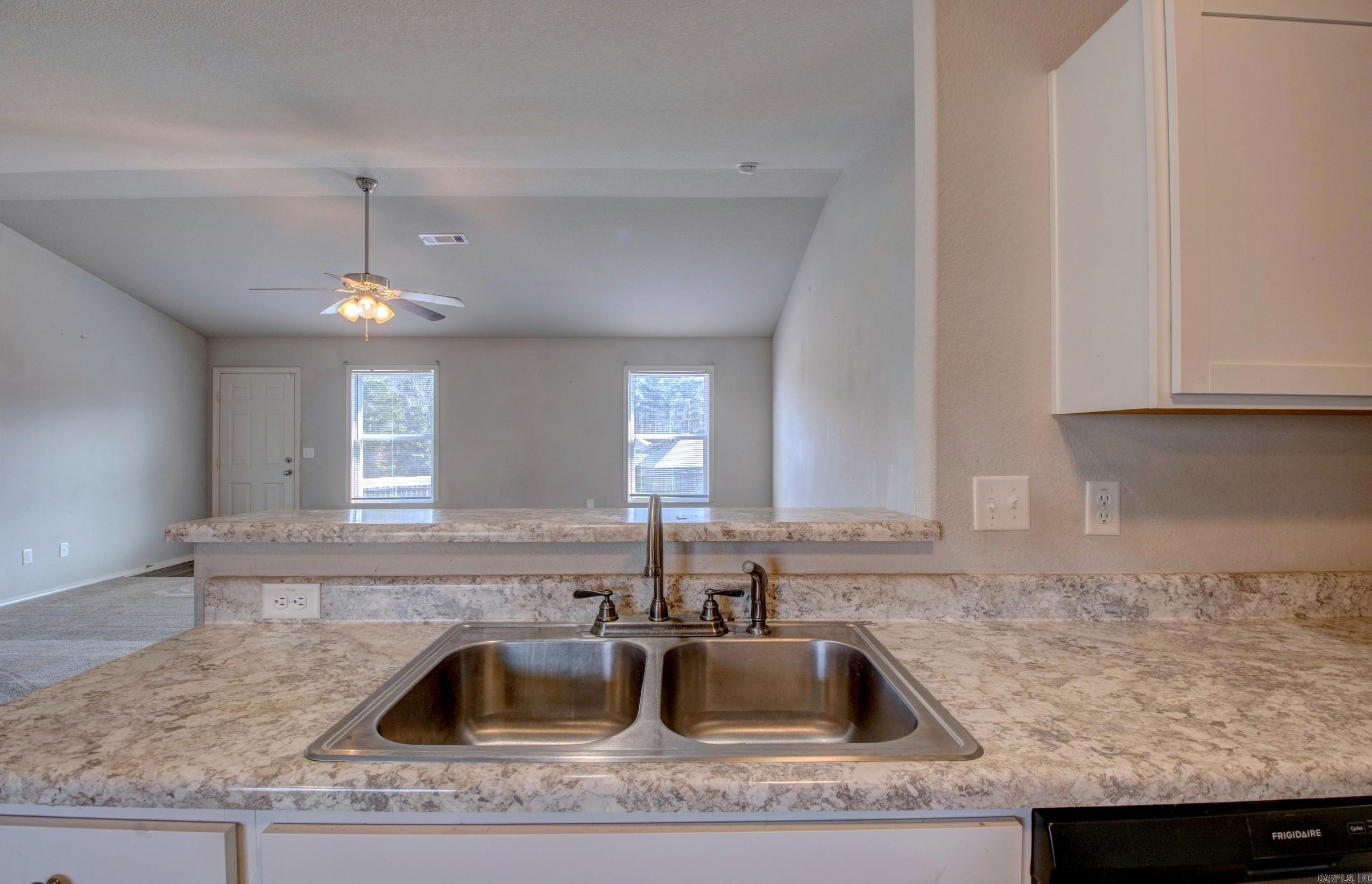 5032 Woodstream  Alexander, AR