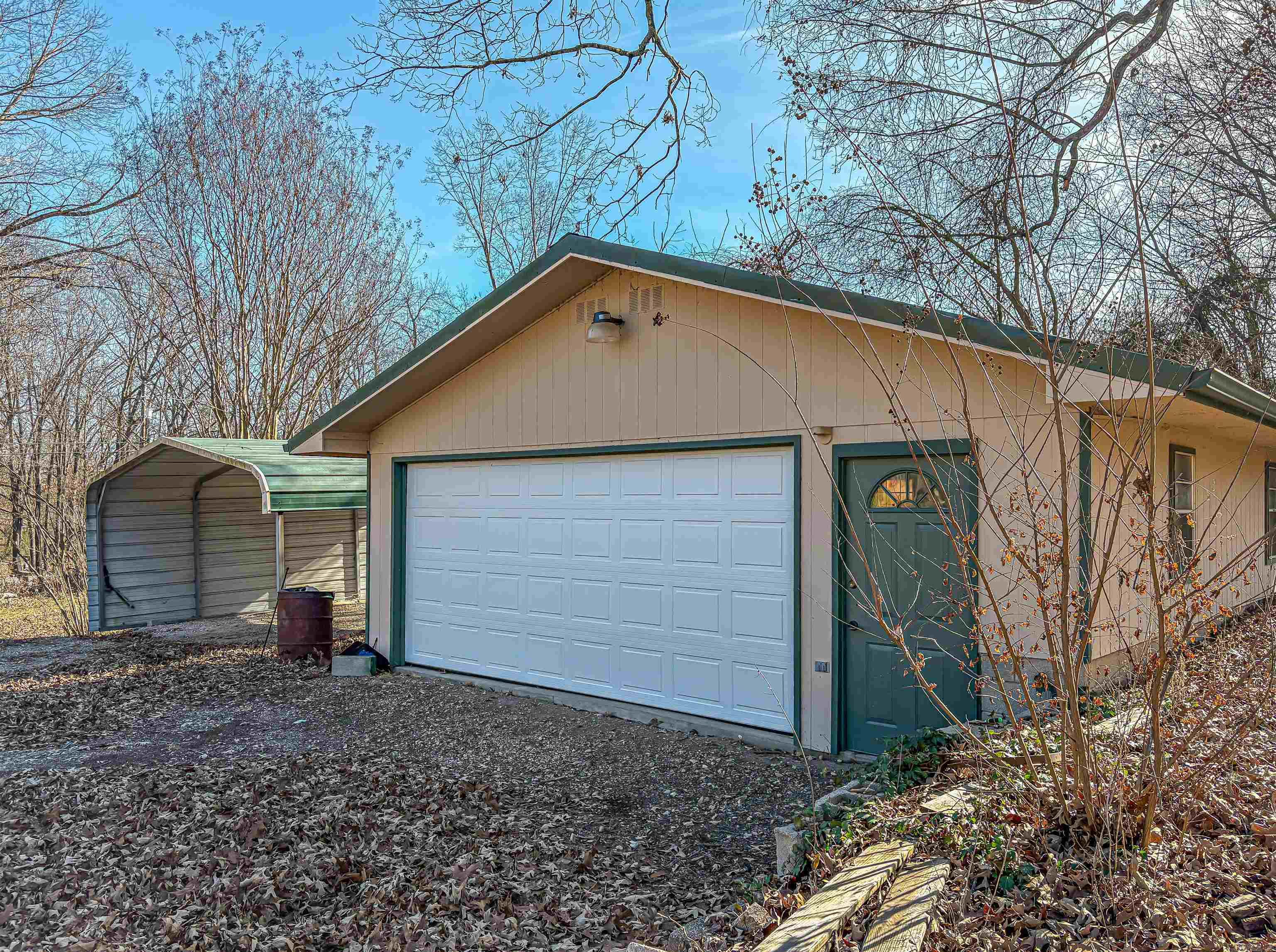 2104 MC 7055 Flippin, AR 72634