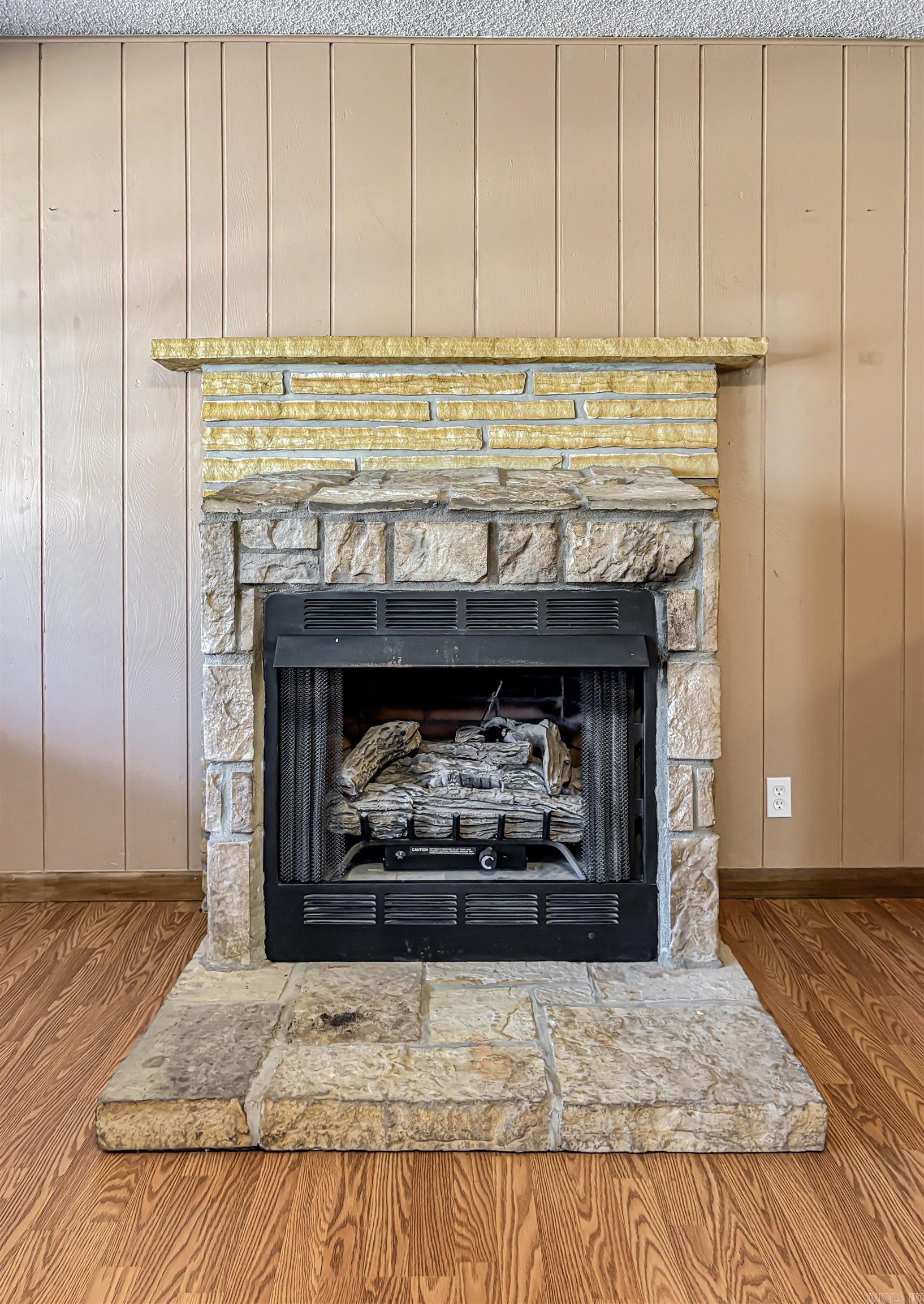 2104 MC 7055 Flippin, AR 72634