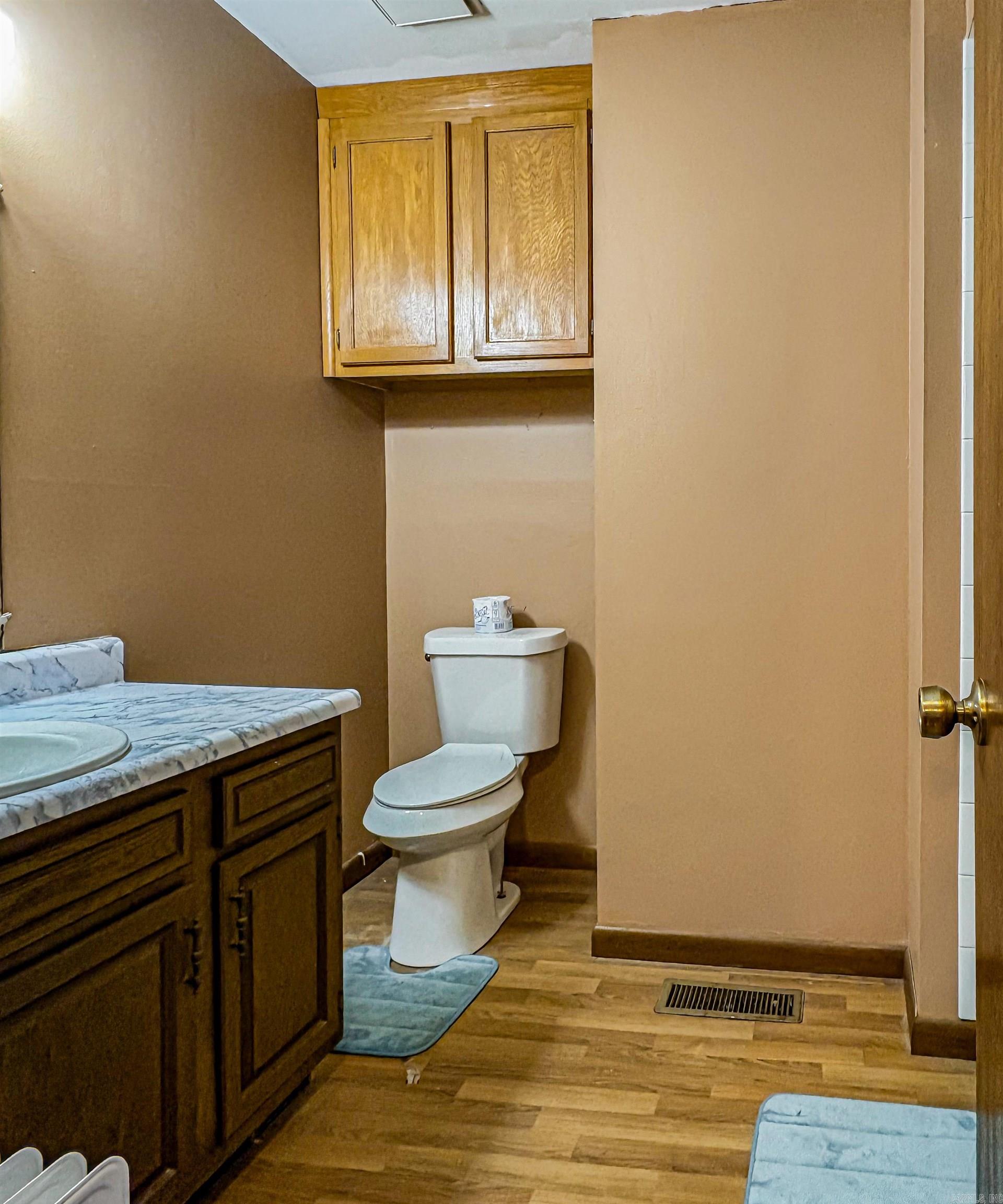 2104 MC 7055 Flippin, AR 72634