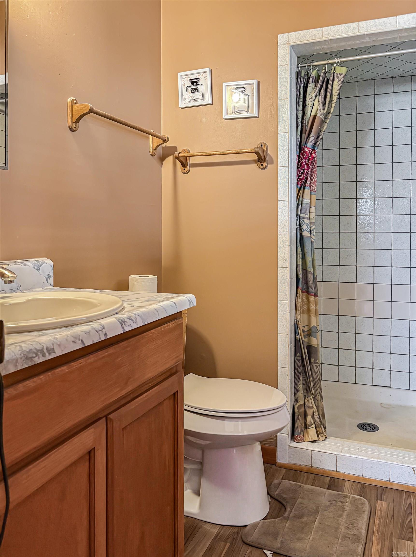 2104 MC 7055 Flippin, AR 72634