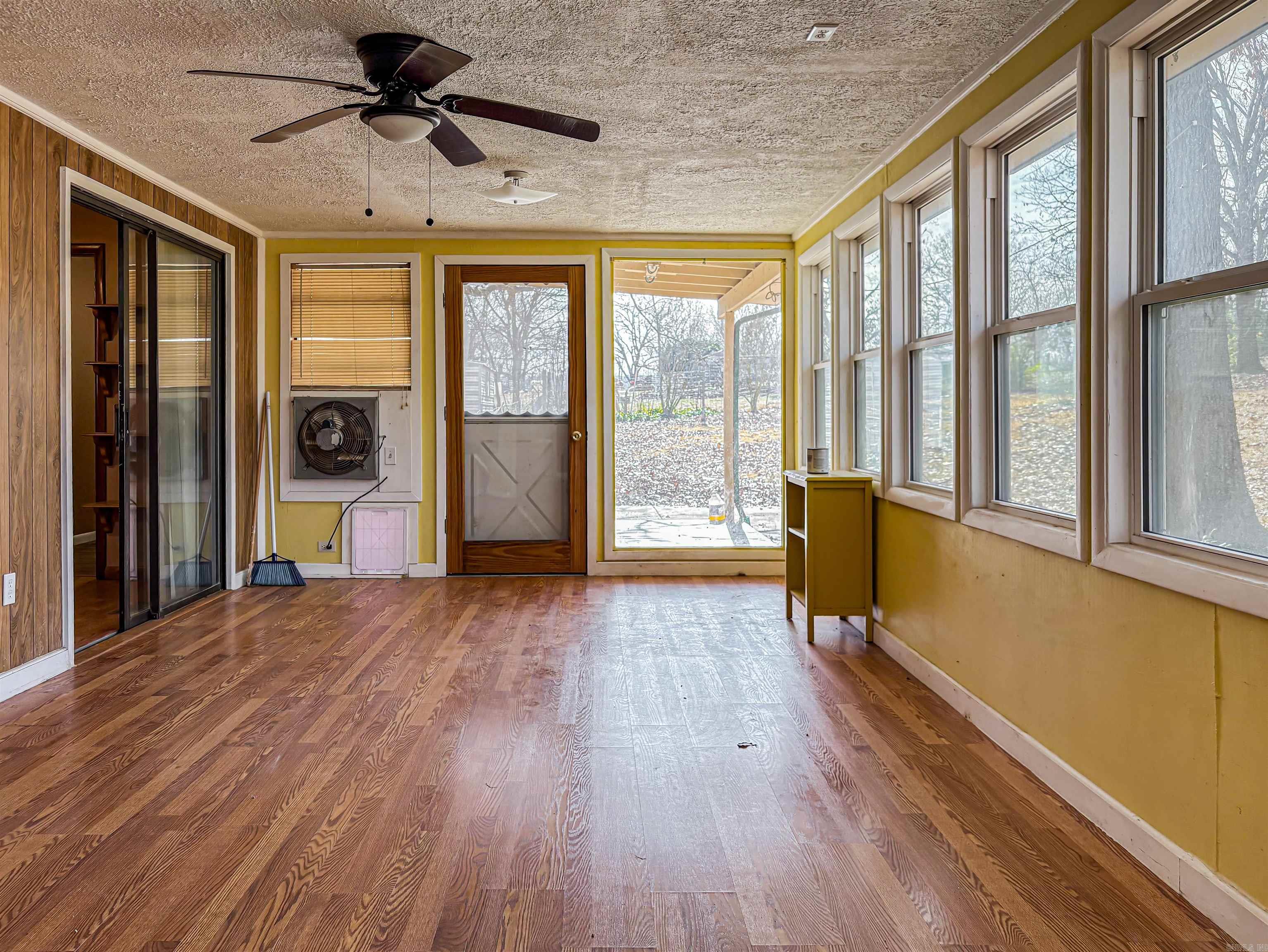 2104 MC 7055 Flippin, AR 72634