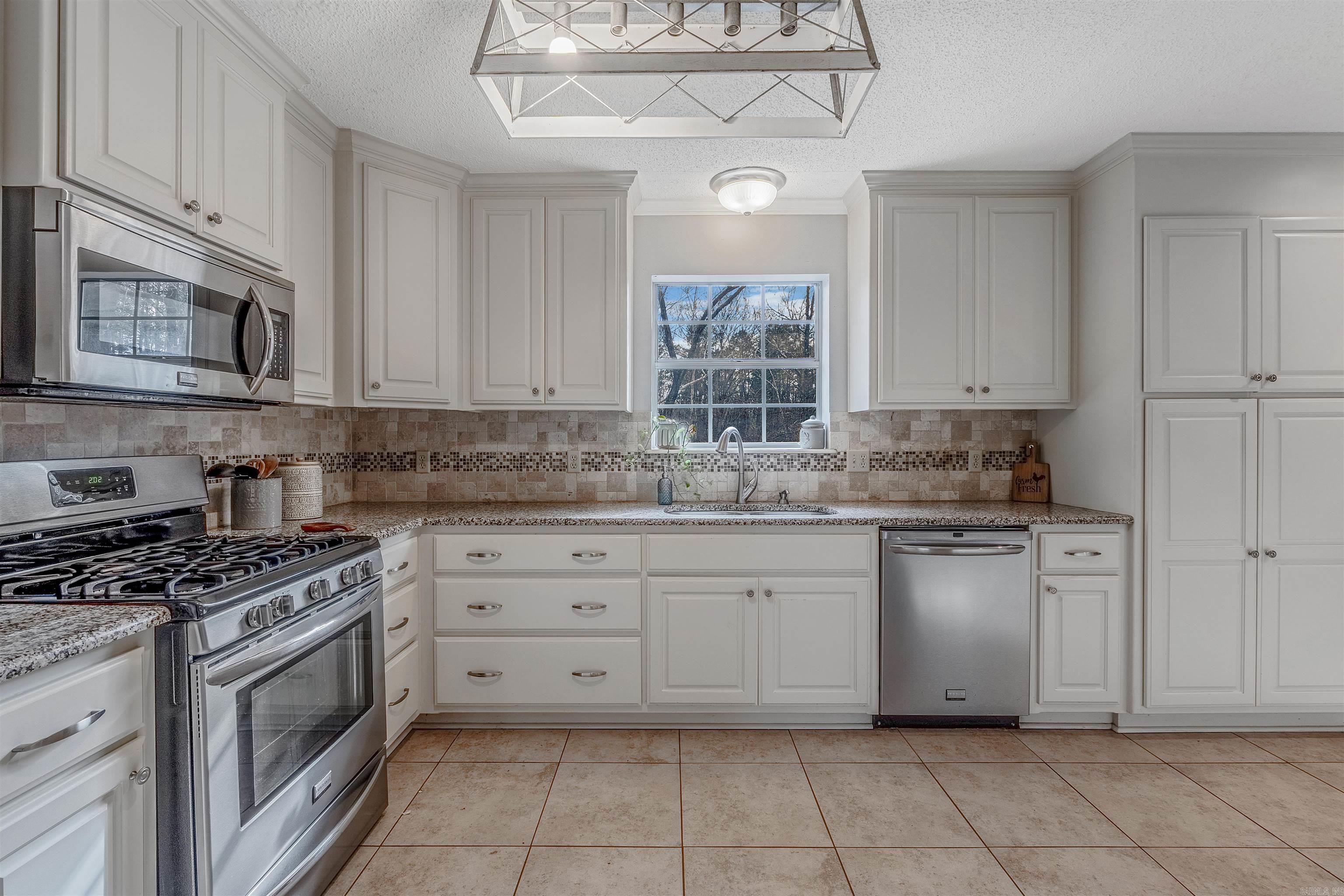 907 Zeke Benton, AR 72019