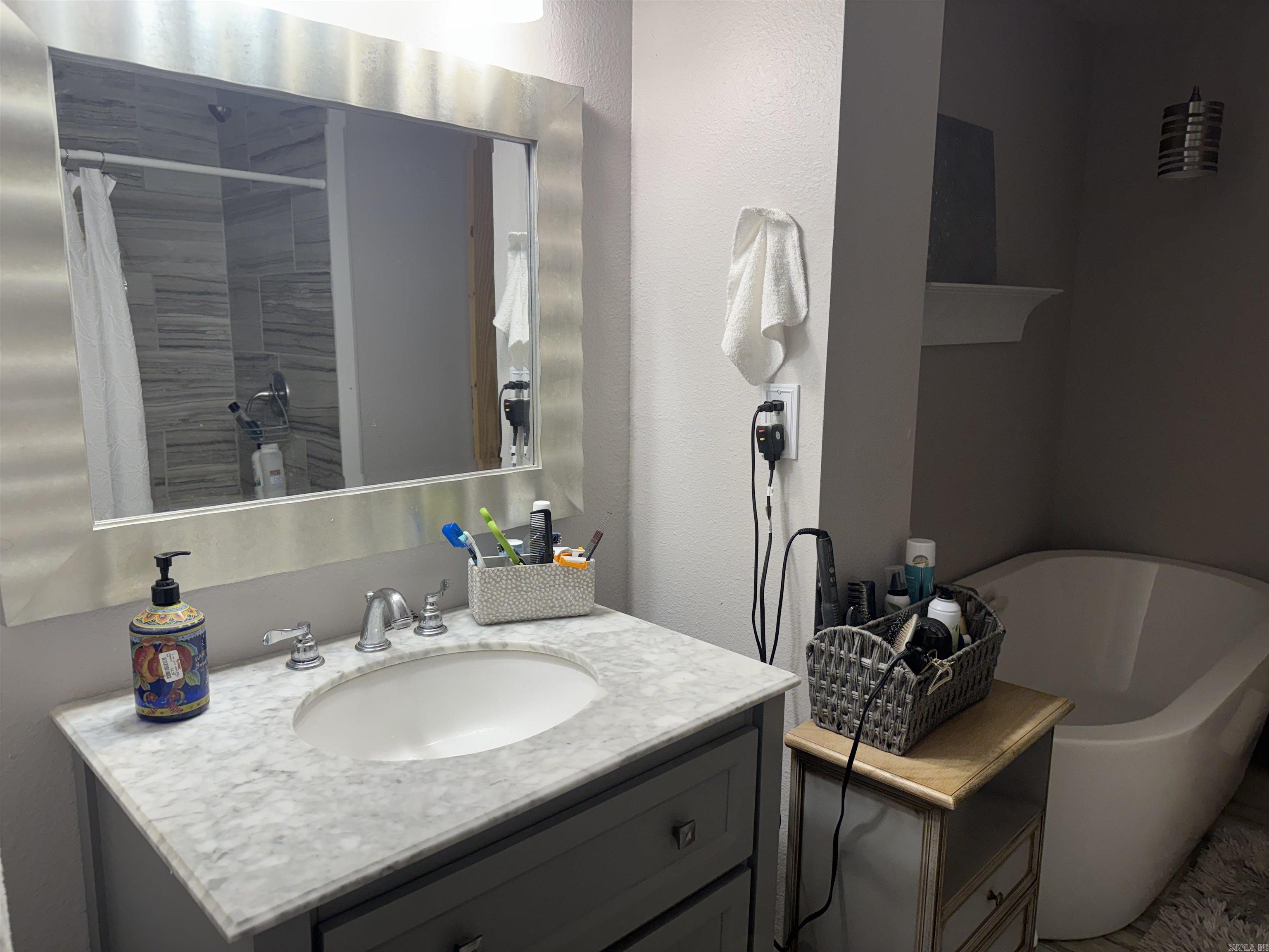 19958 AR-22  New Blaine, AR