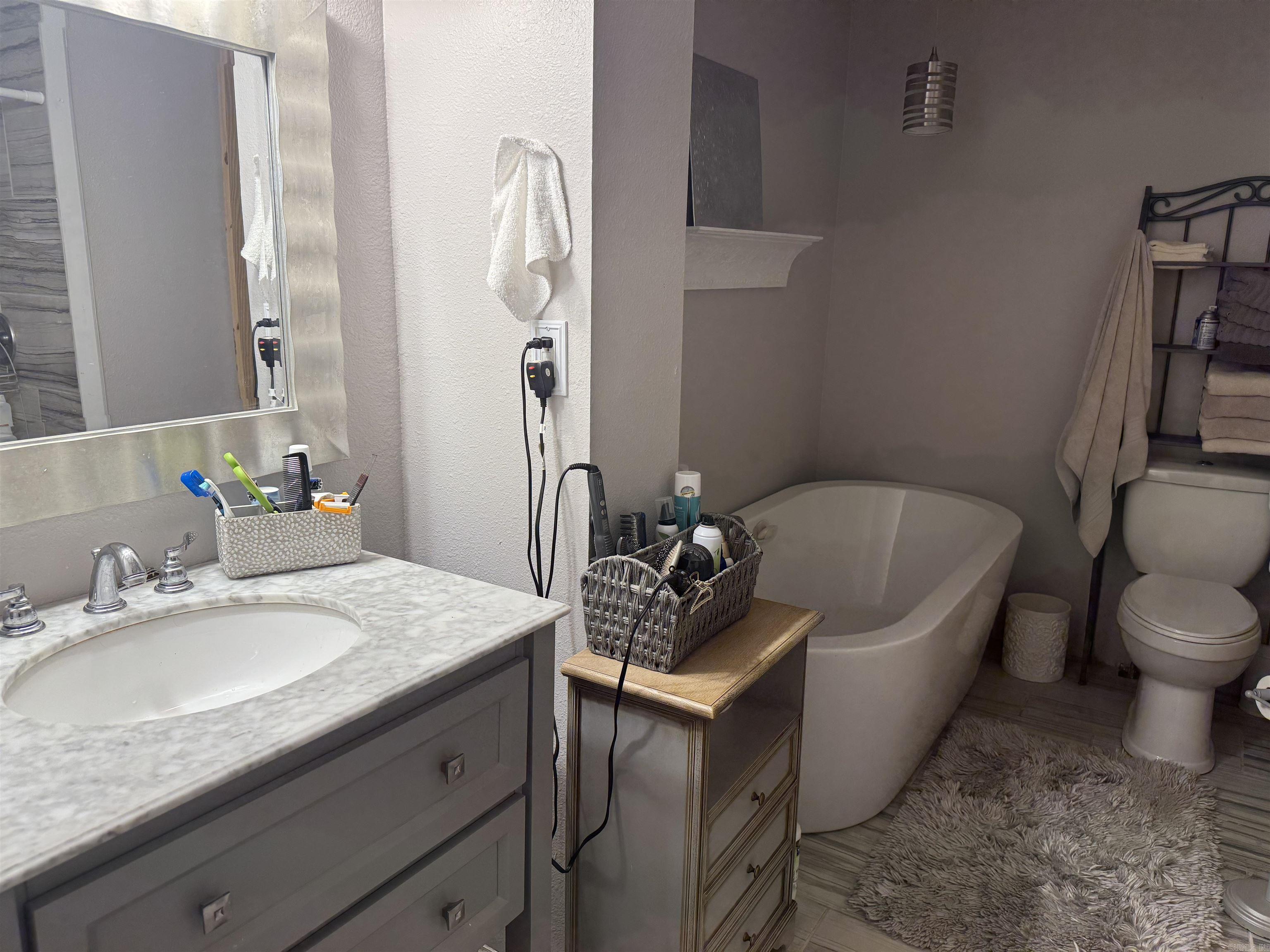 19958 AR-22  New Blaine, AR