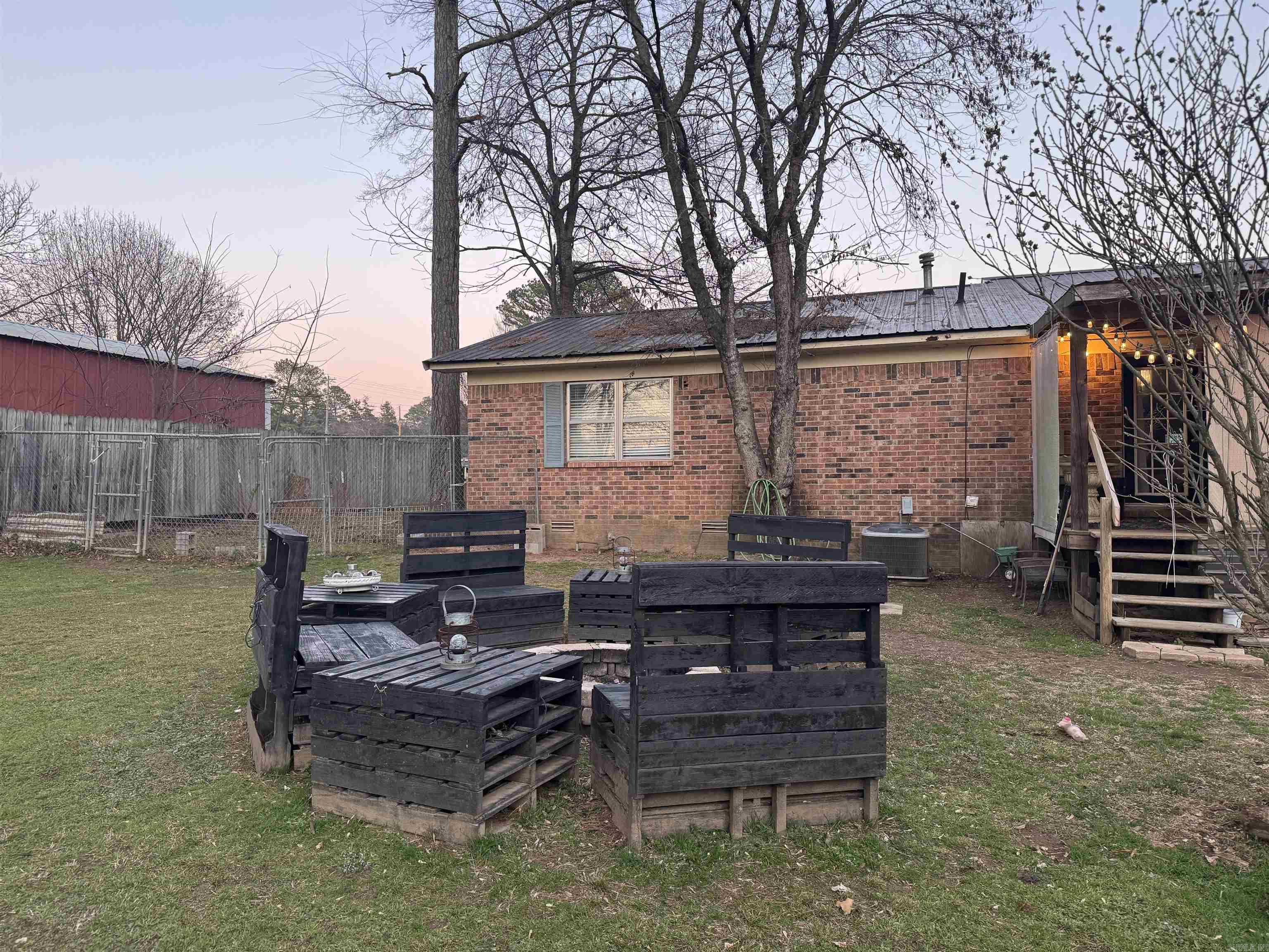 19958 AR-22  New Blaine, AR