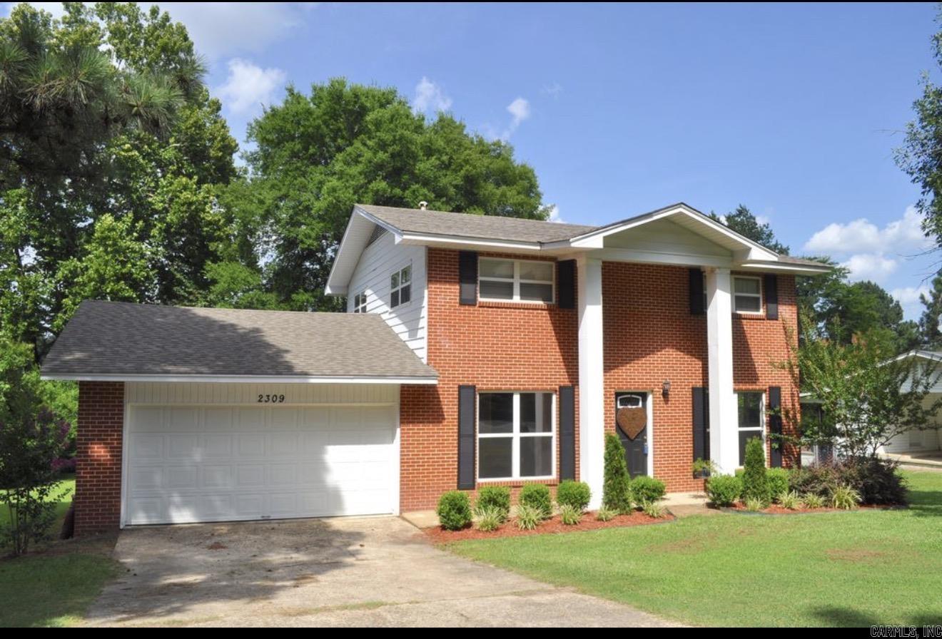 2309 W Lakeview Drive Benton, AR 72015