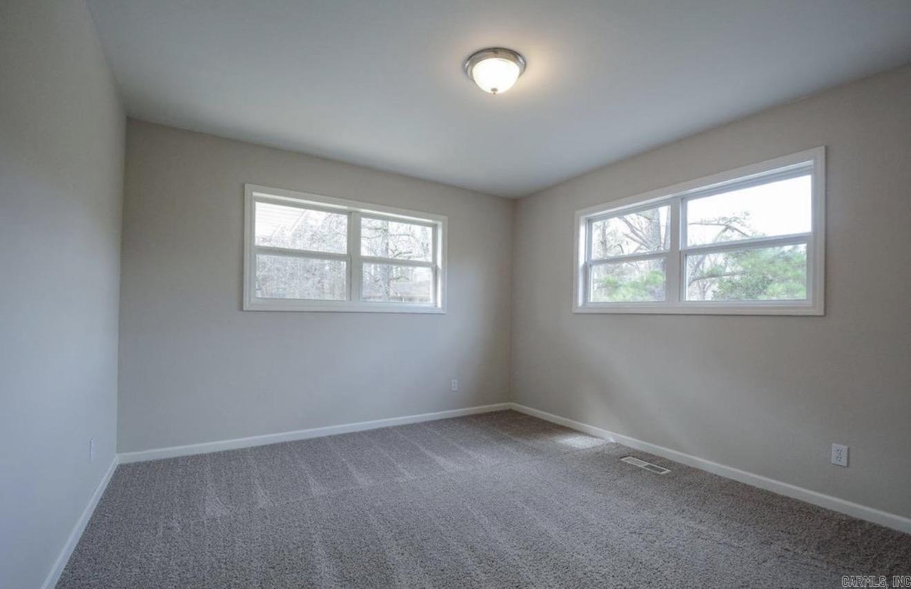 2309 W Lakeview Drive Benton, AR 72015