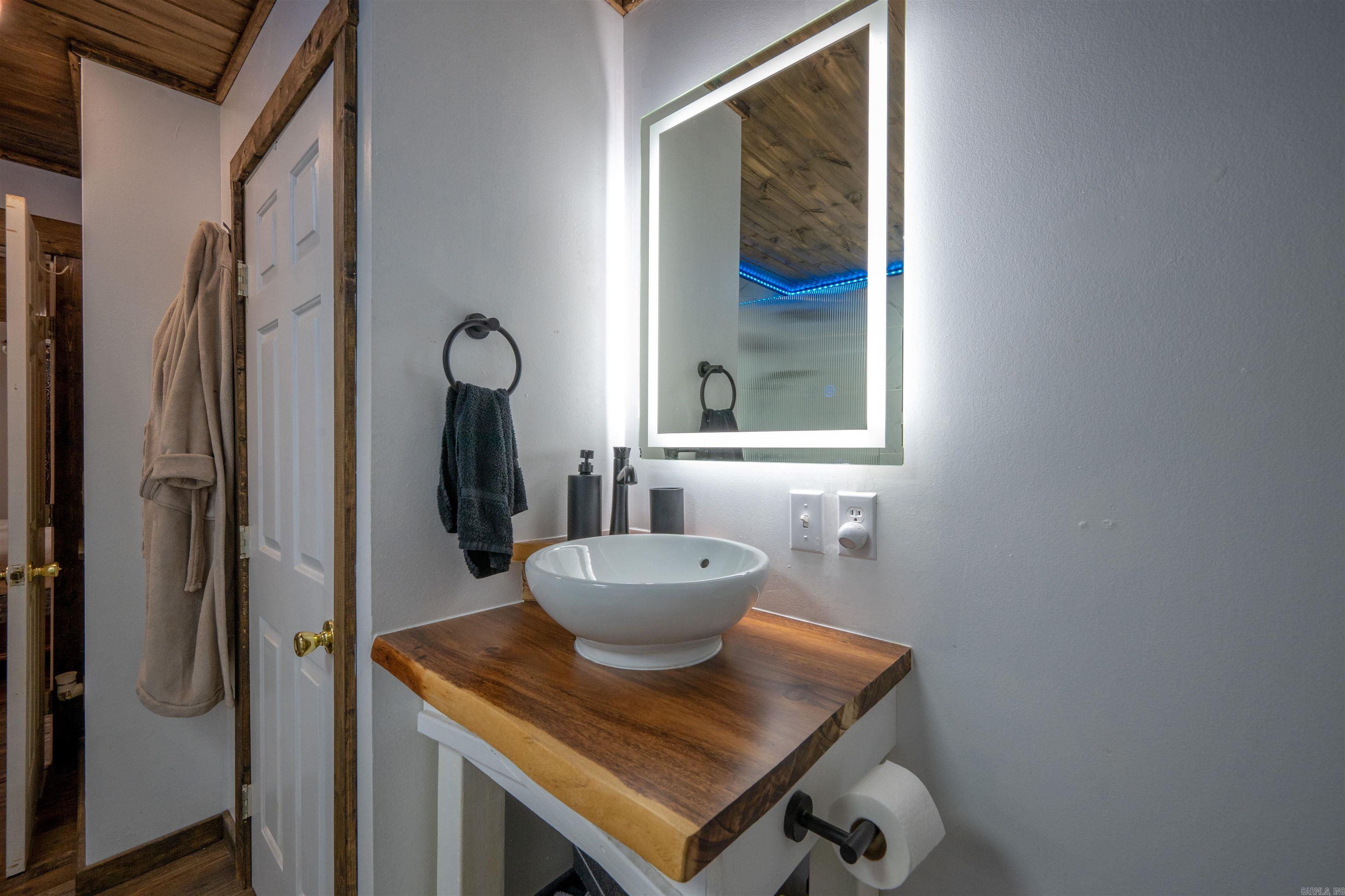 1623 Barren Fork Road Mount Pleasant, AR 72561