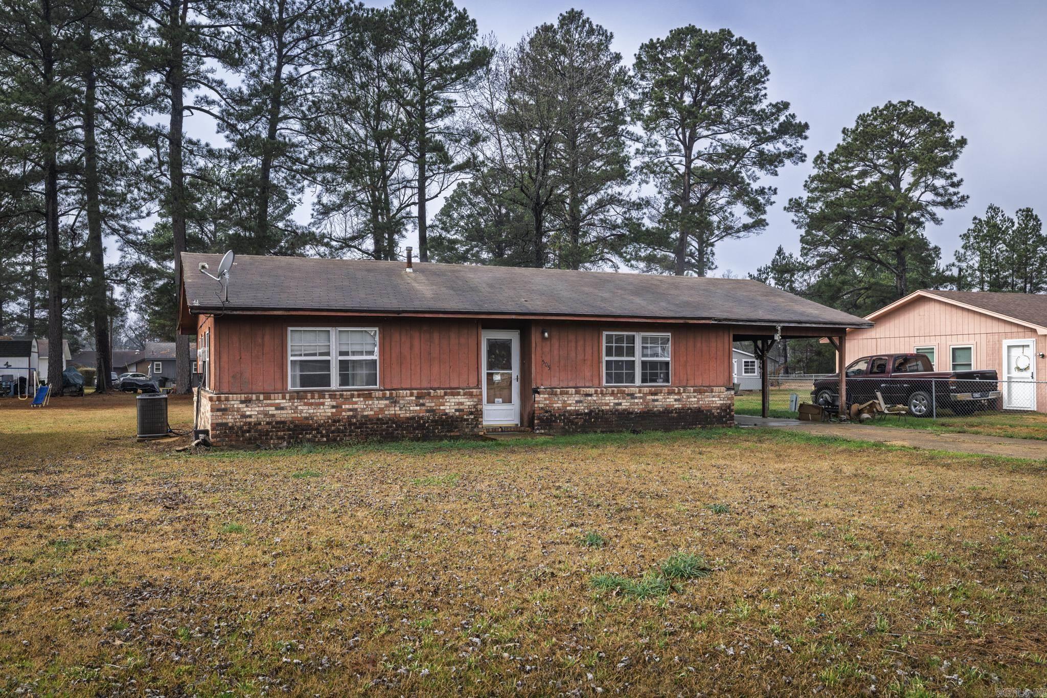 505 Meadowbrook  Gurdon, AR