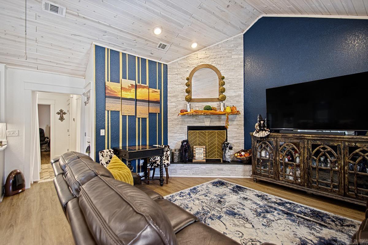 324 W North  Benton, AR