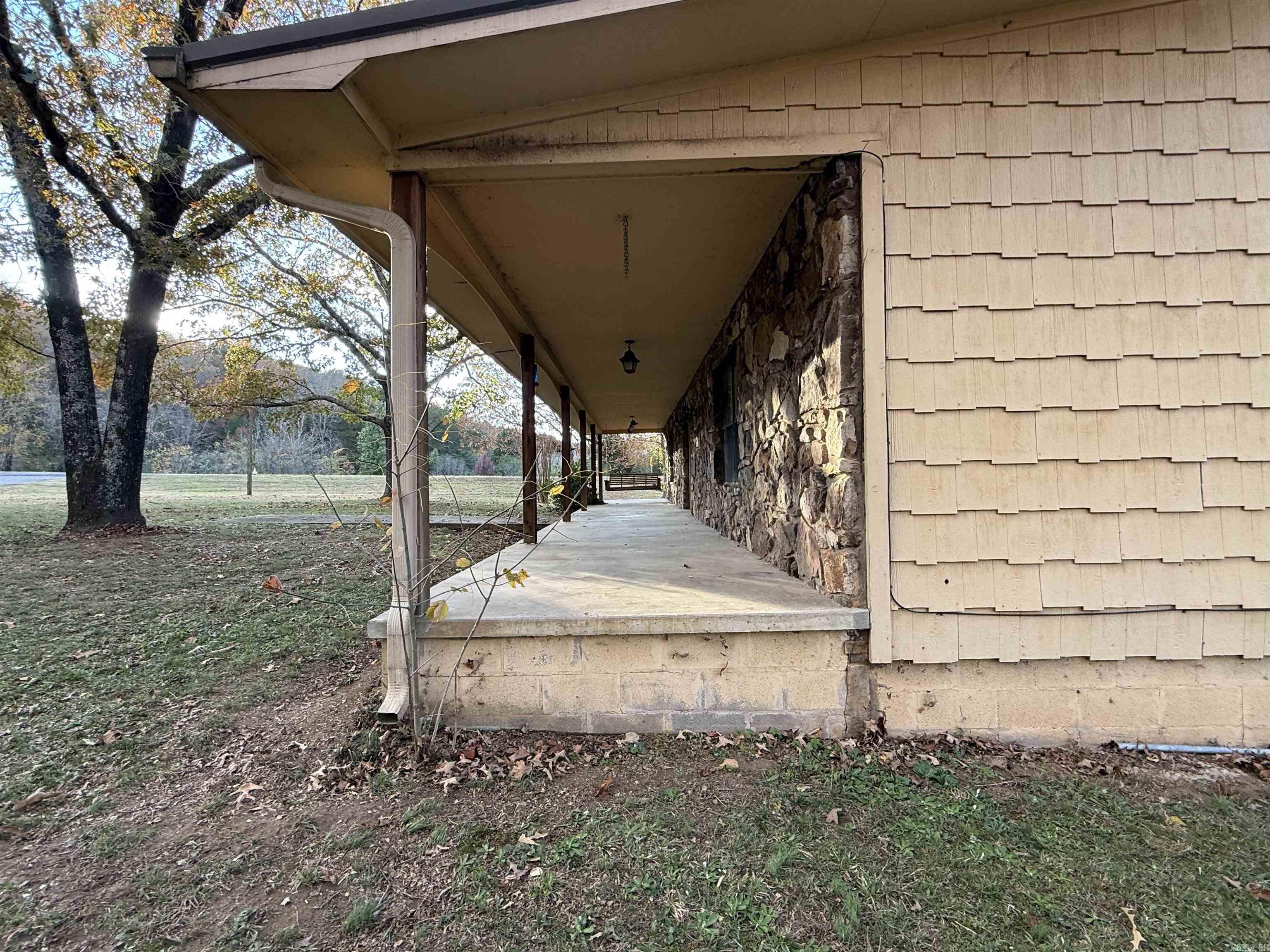 955 Hwy 31 Romance, AR 72136