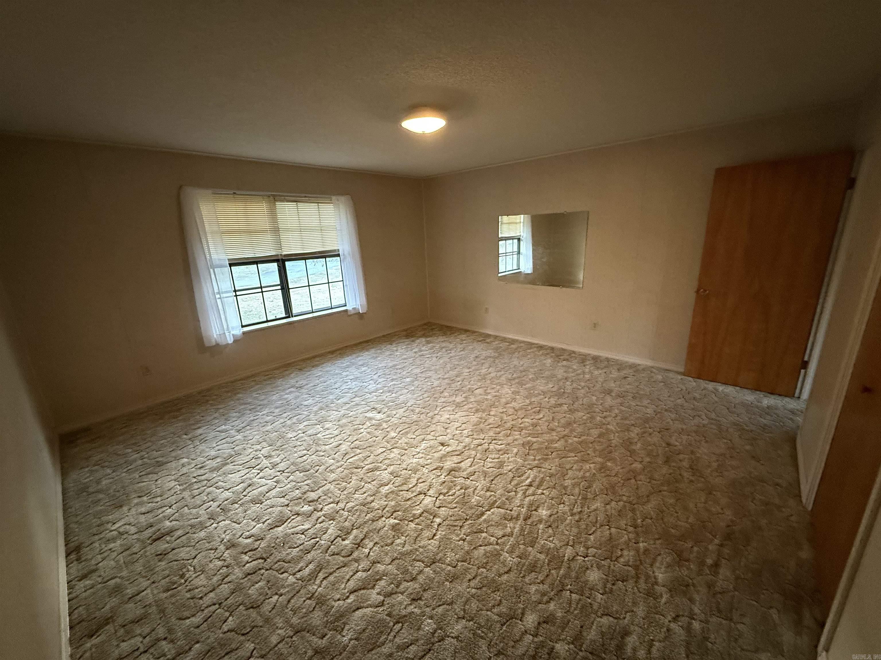 955 Hwy 31 Romance, AR 72136