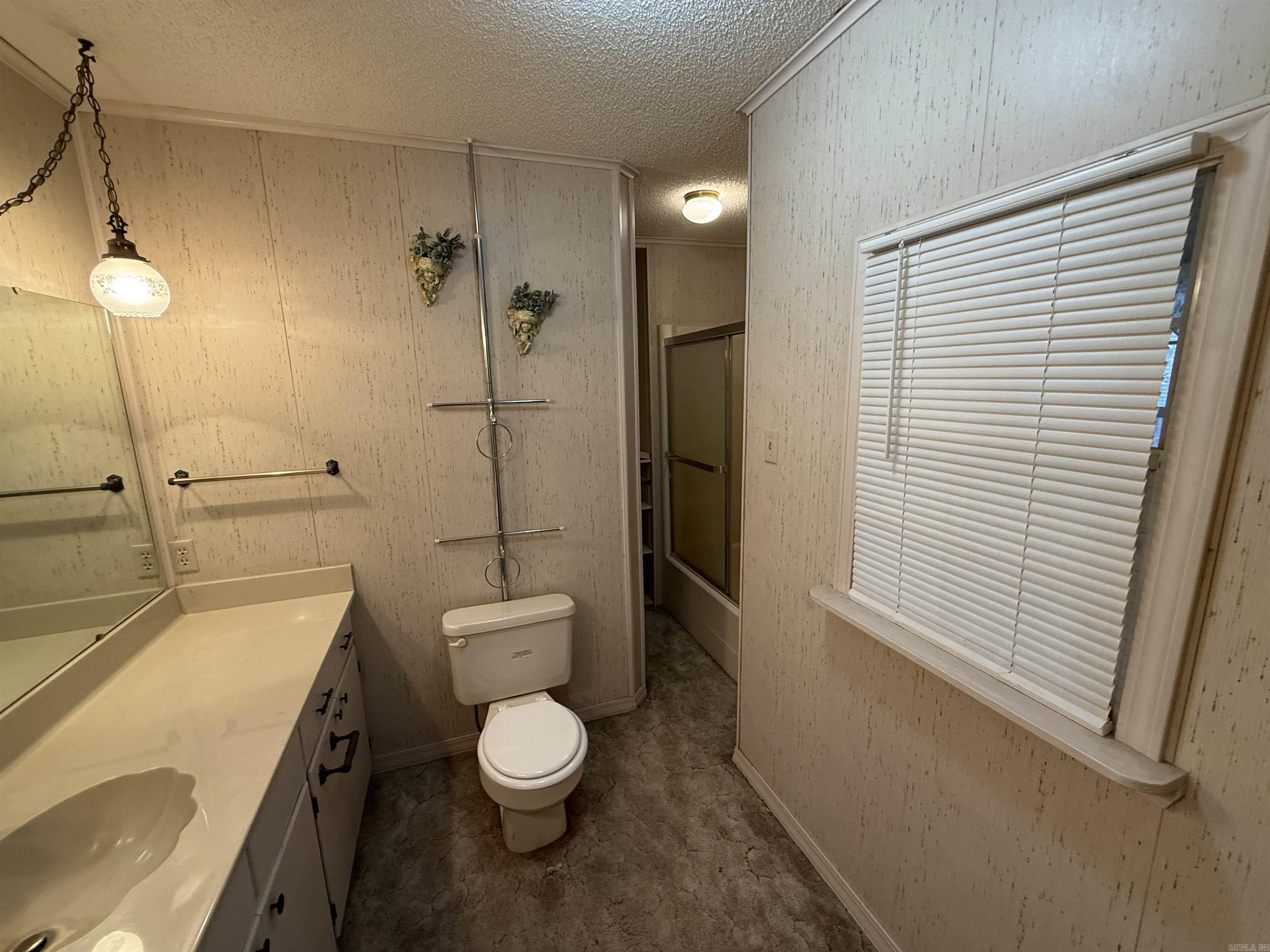 955 Hwy 31 Romance, AR 72136