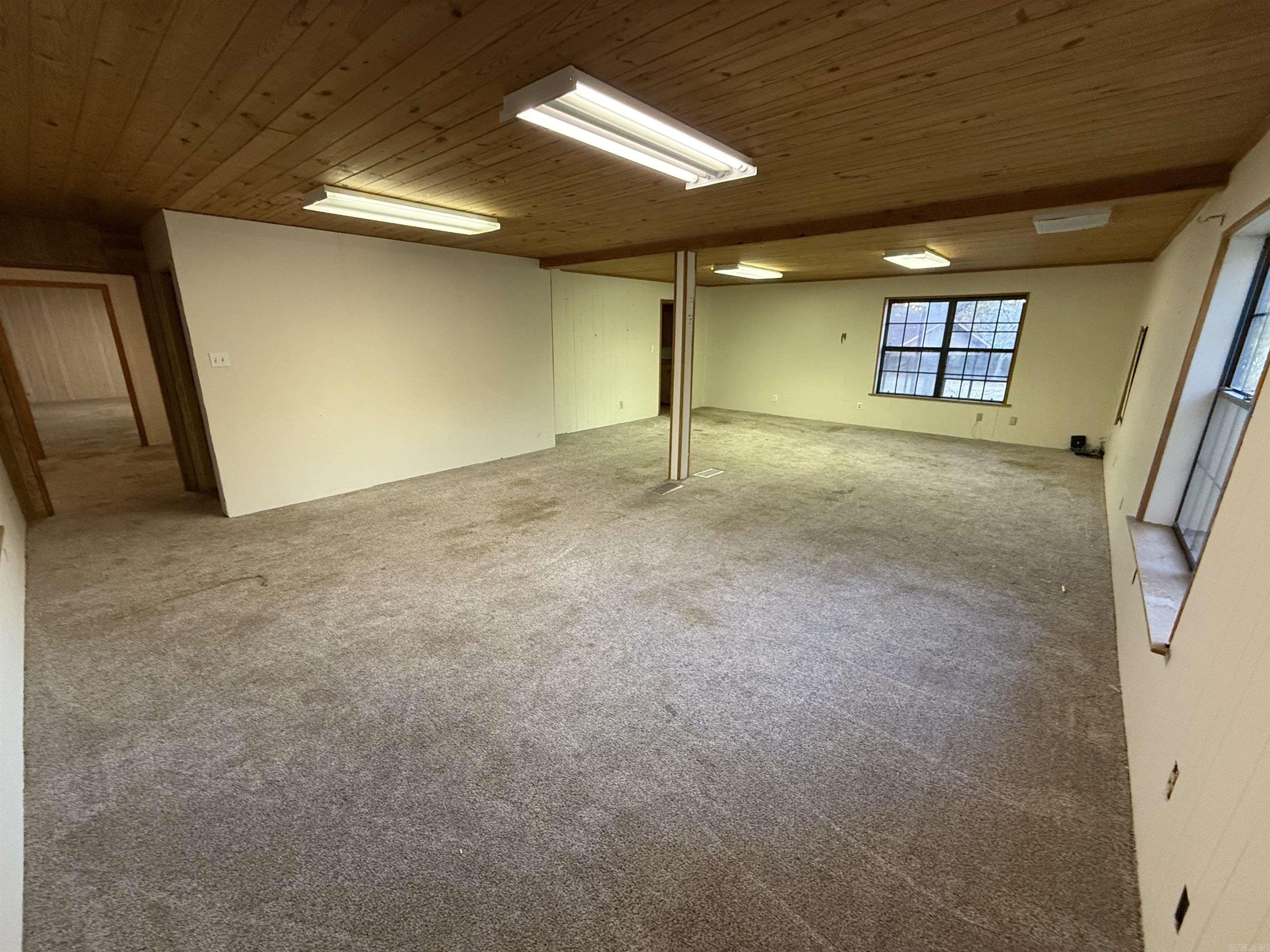 955 Hwy 31 Romance, AR 72136