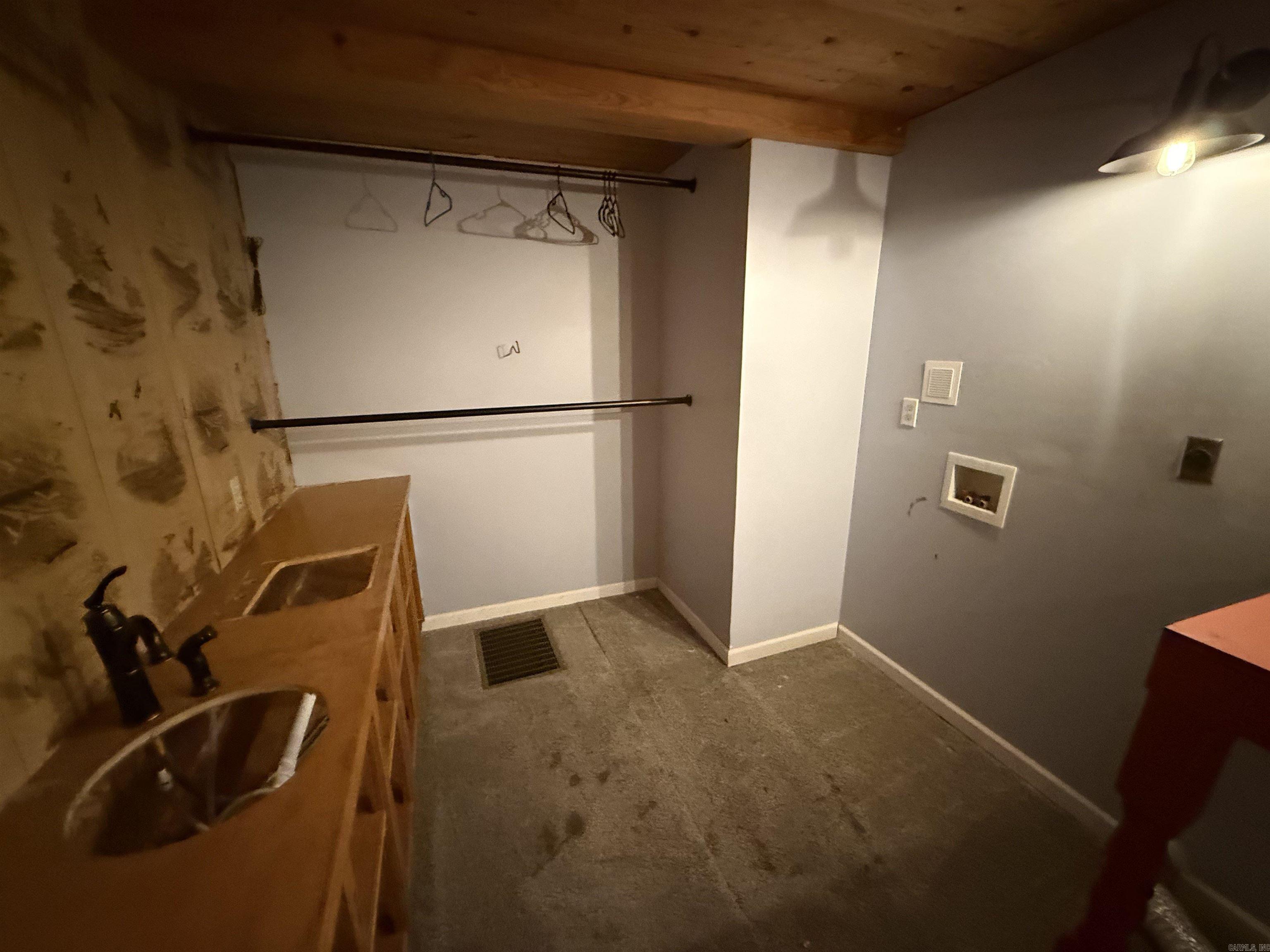 955 Hwy 31 Romance, AR 72136