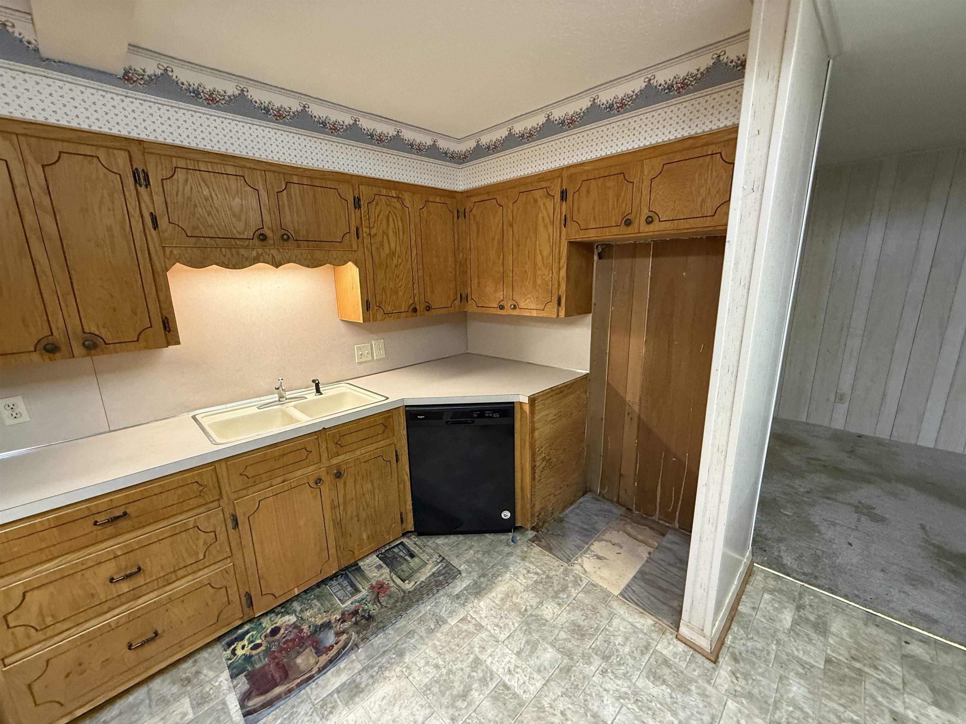 955 Hwy 31 Romance, AR 72136