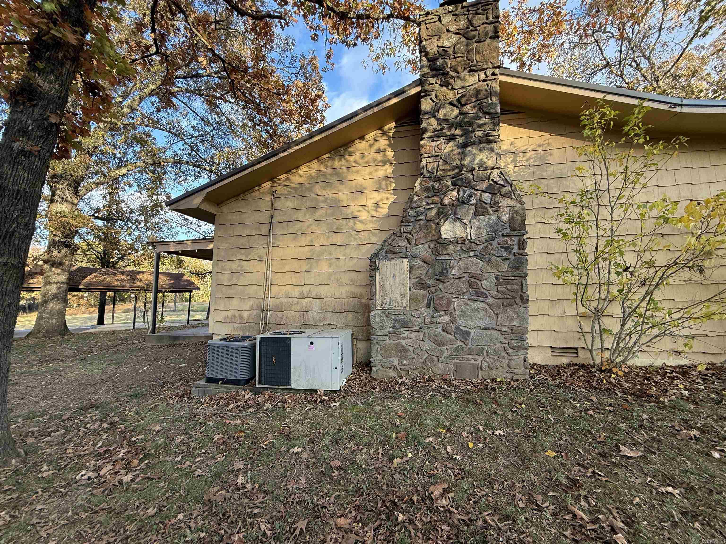 955 Hwy 31 Romance, AR 72136