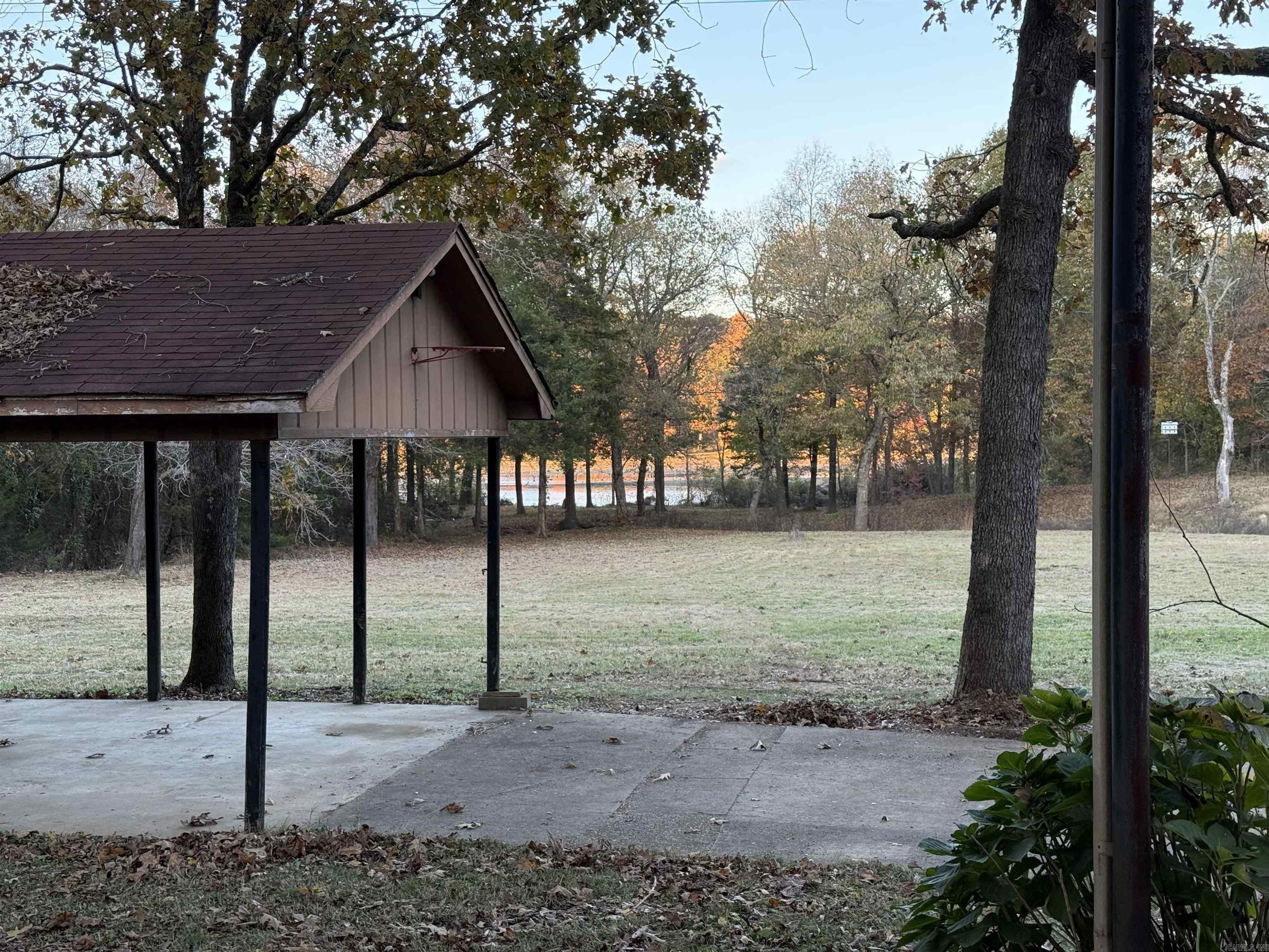 955 Hwy 31 Romance, AR 72136