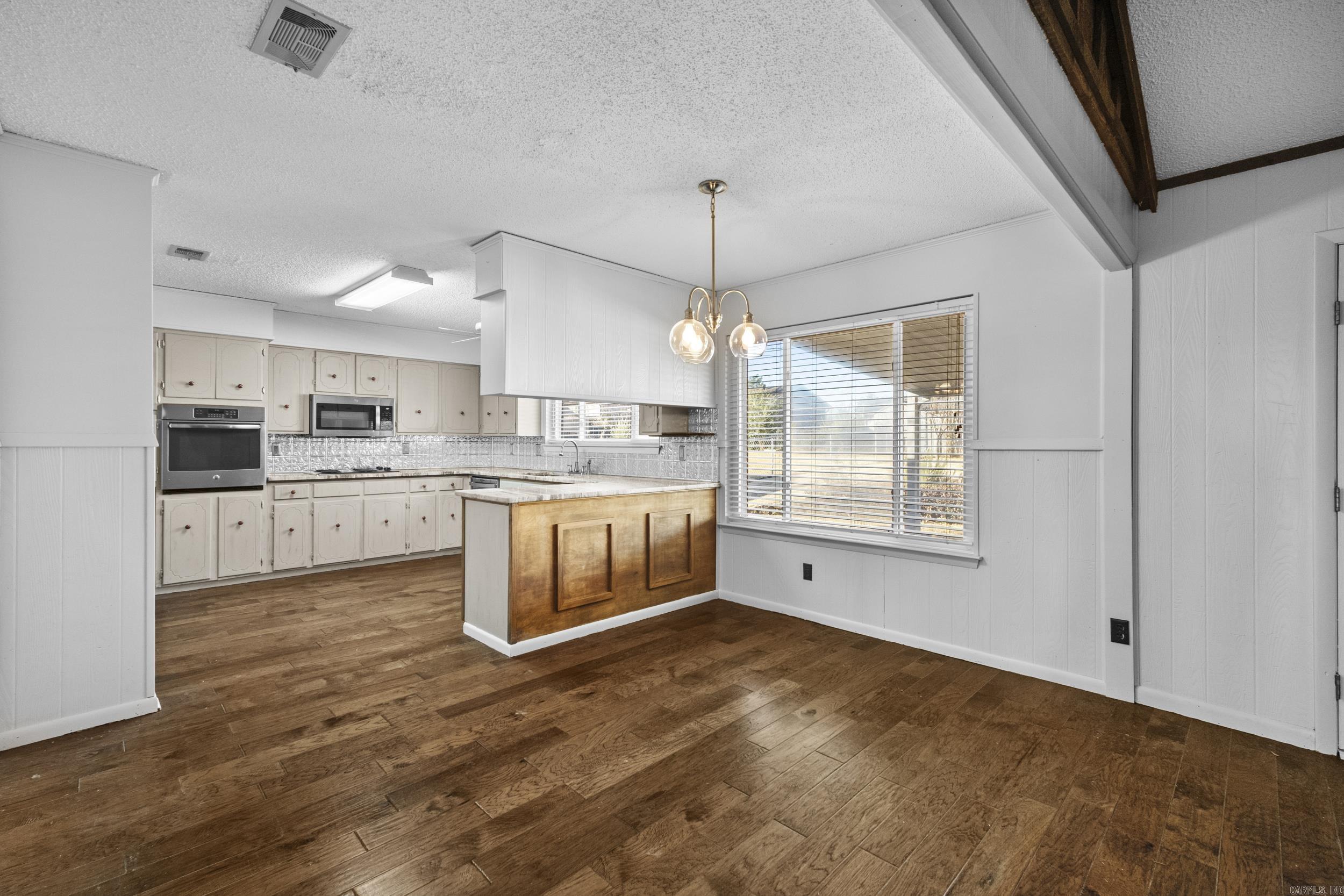 13 Pennwood Drive Sherwood, AR 72120